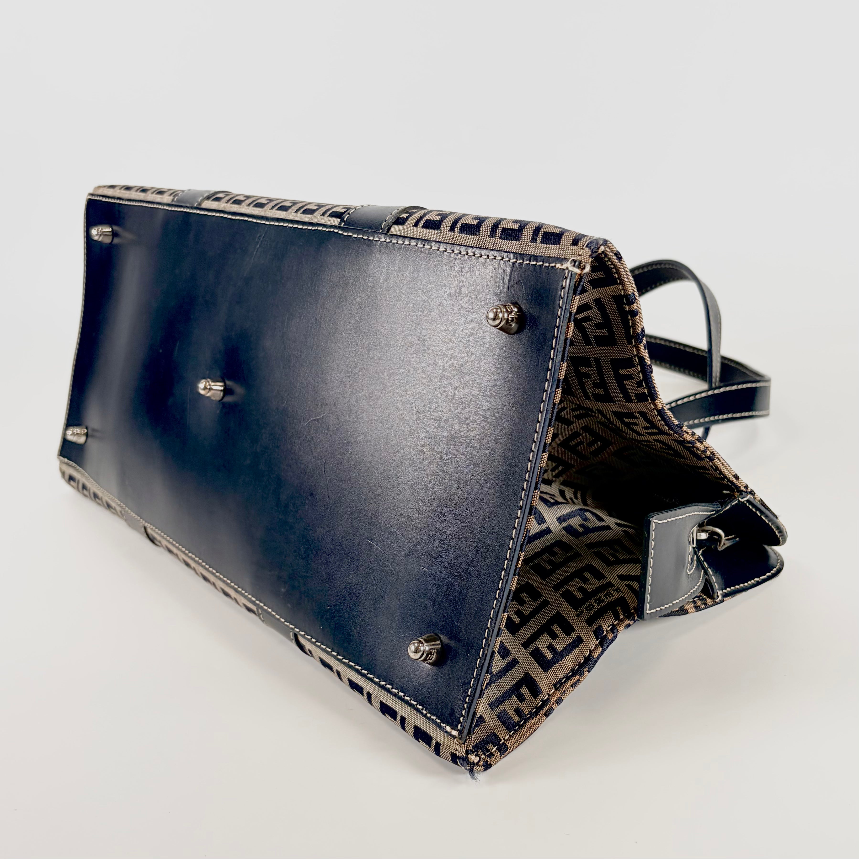 2605 secondhand FENDI brand bag canvas hand Navy