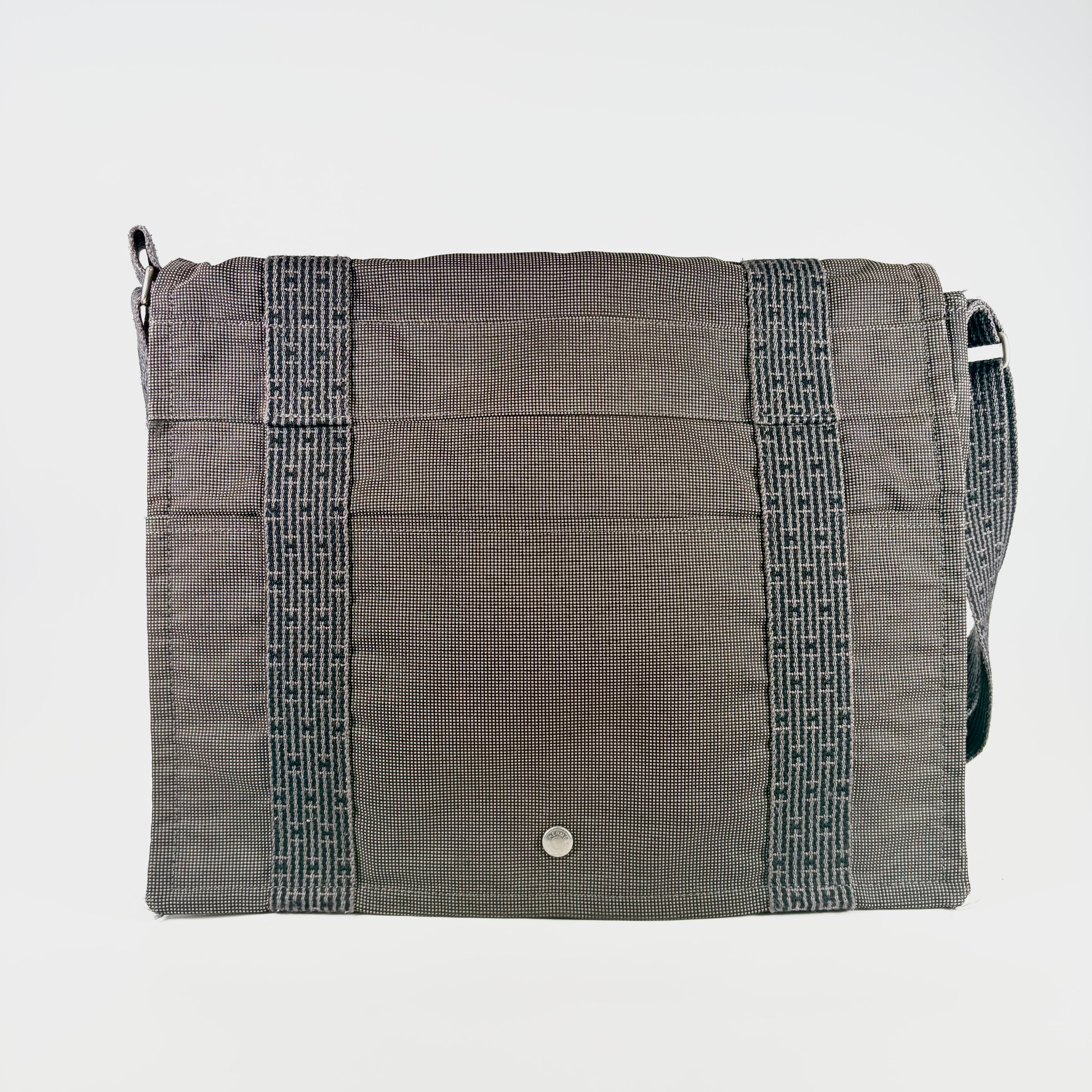 2604 secondhand HERMES Air Line MM