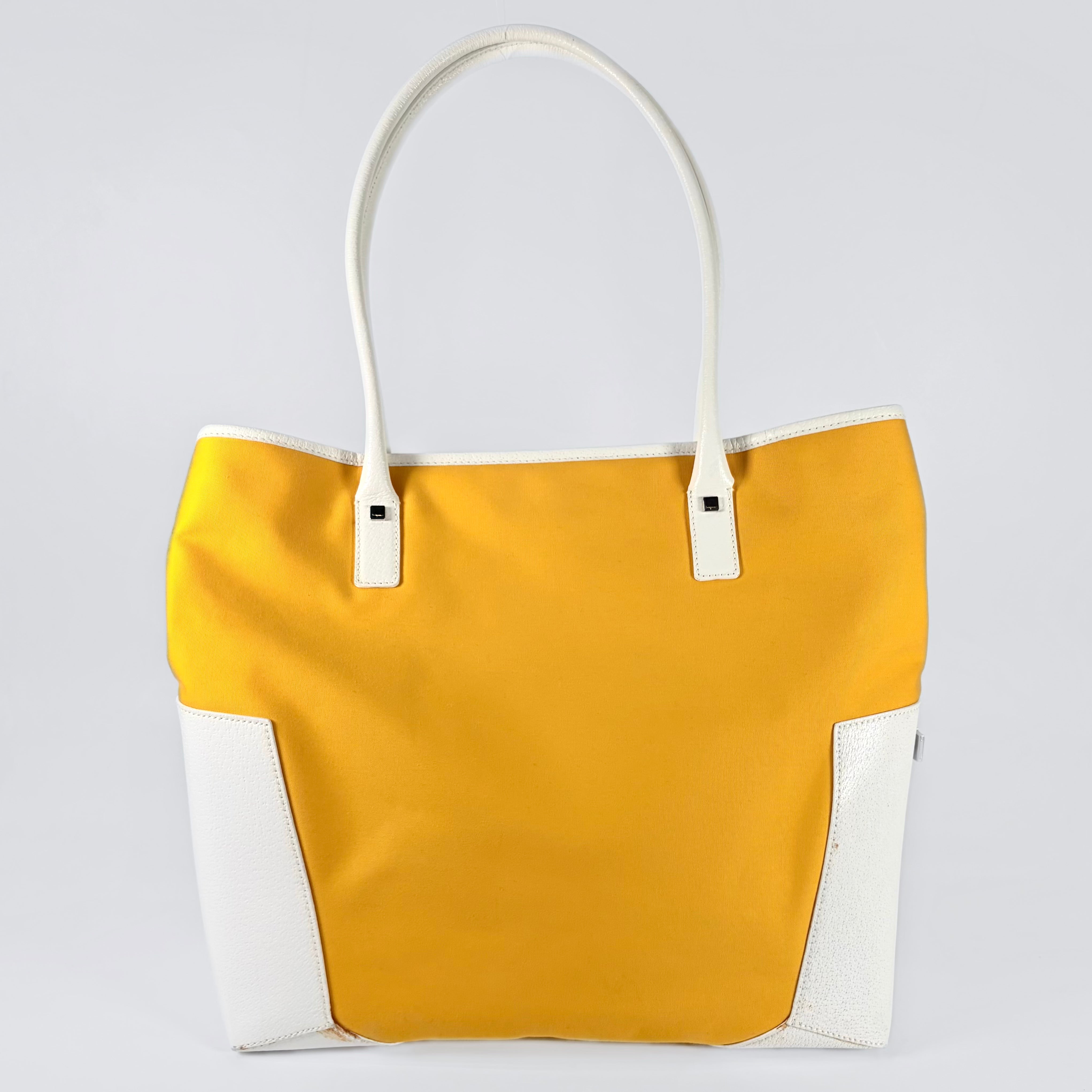 2606 secondhand Ferragamo Tote Bag