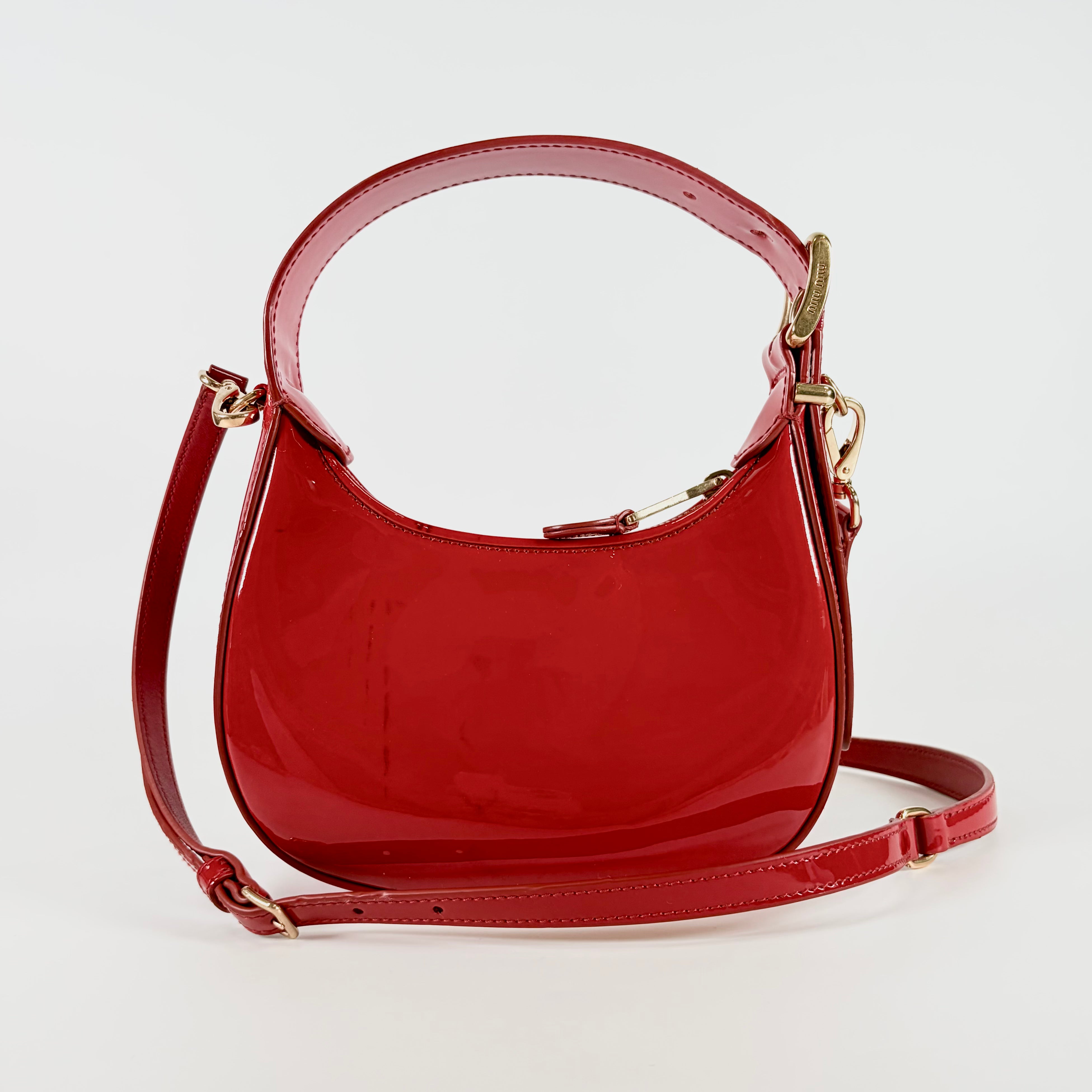 2604 secondhand MIUMIU patent hand bag