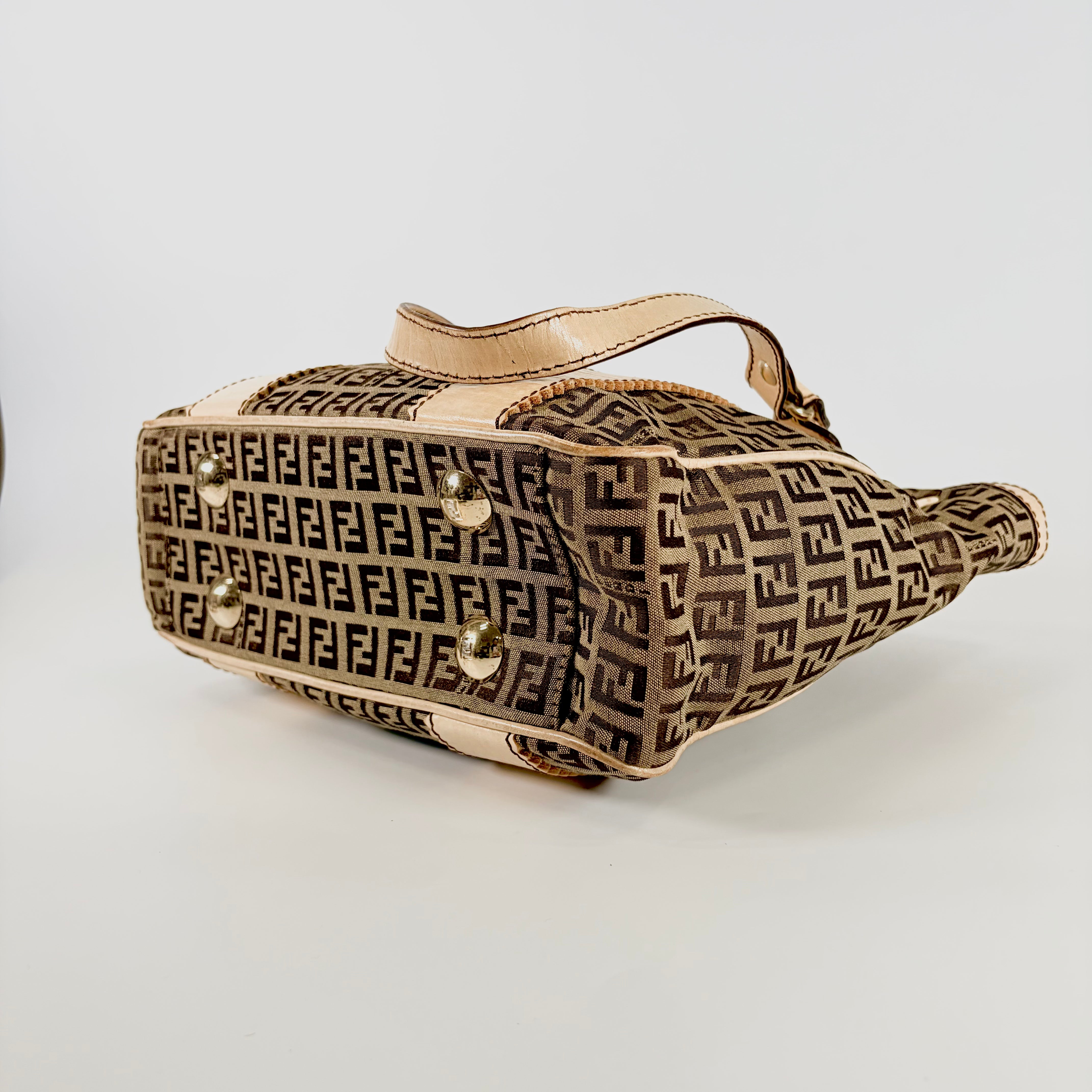 2606 secondhand FENDI Zucchino hand bag