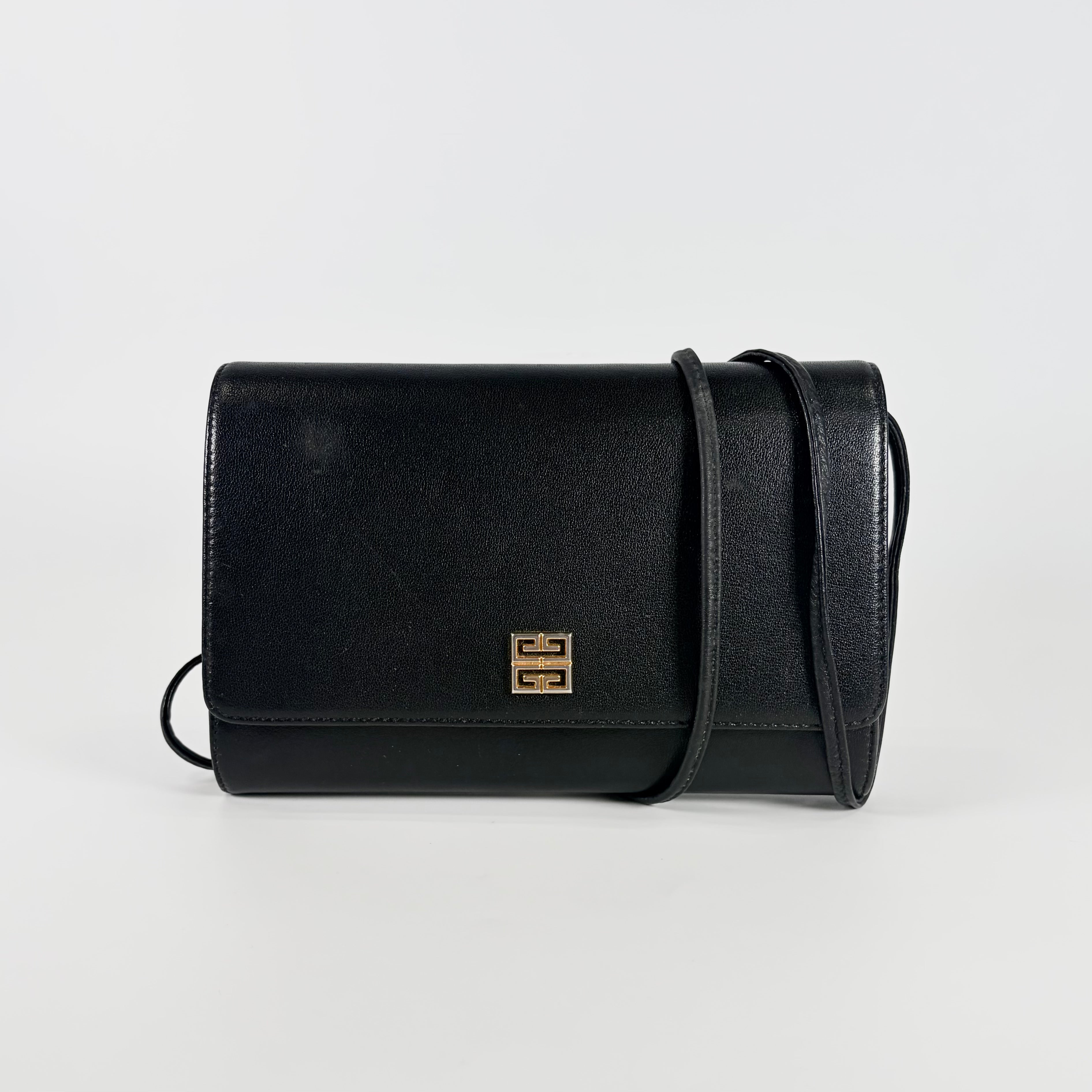 2604 secondhand GIVENCHY Shoulder bag / Crossbody Bag