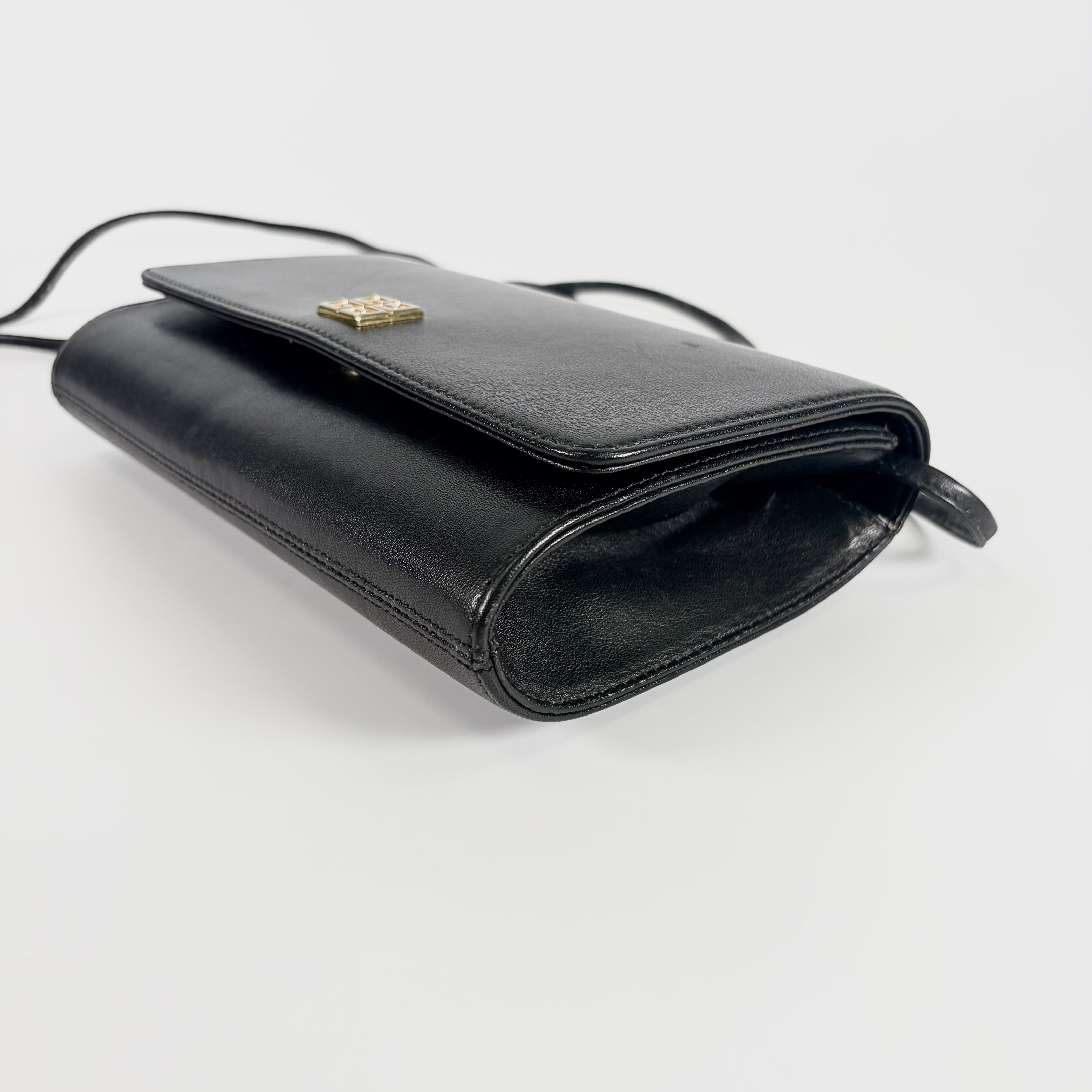 2604 secondhand GIVENCHY Shoulder bag / Crossbody Bag