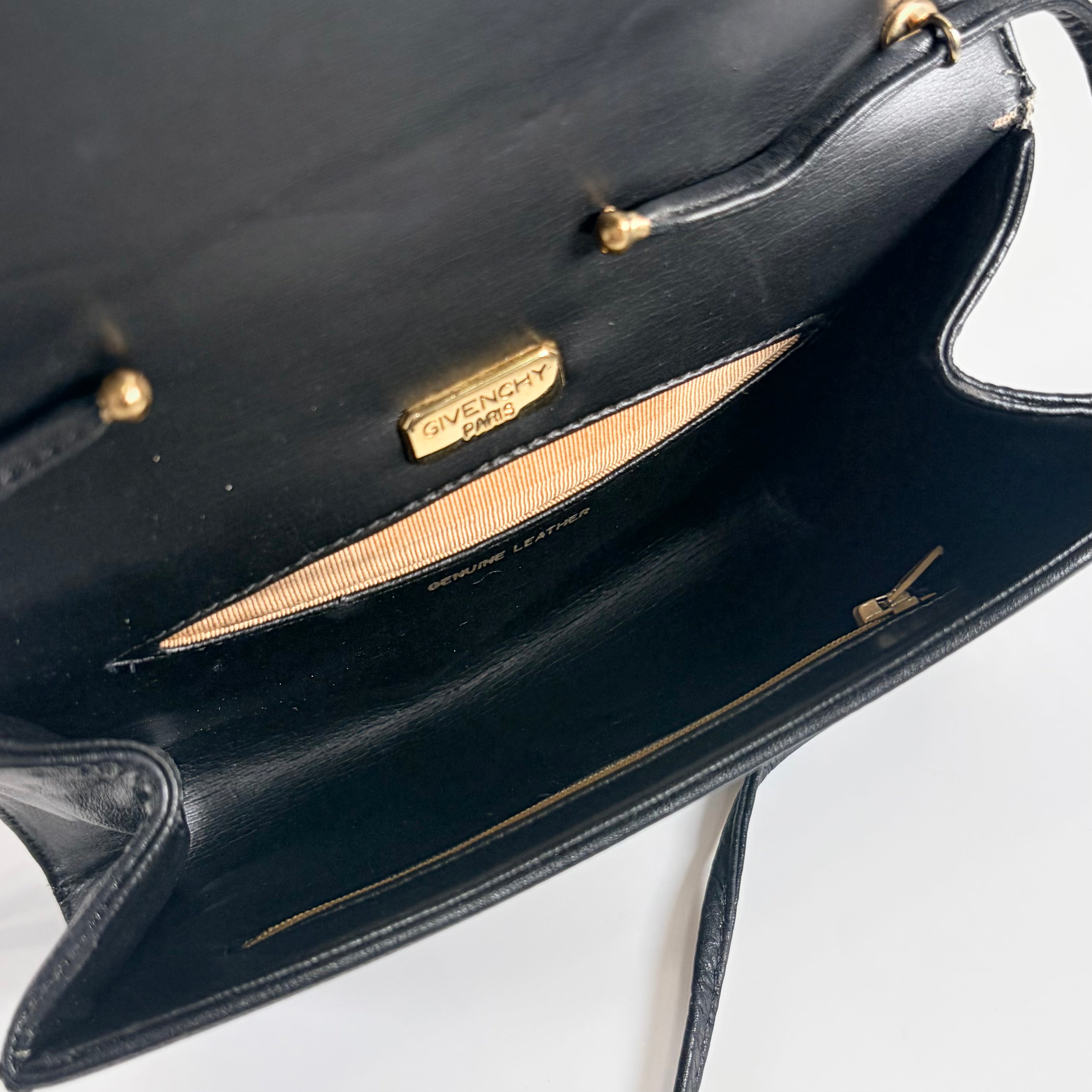 2604 secondhand GIVENCHY Shoulder bag / Crossbody Bag