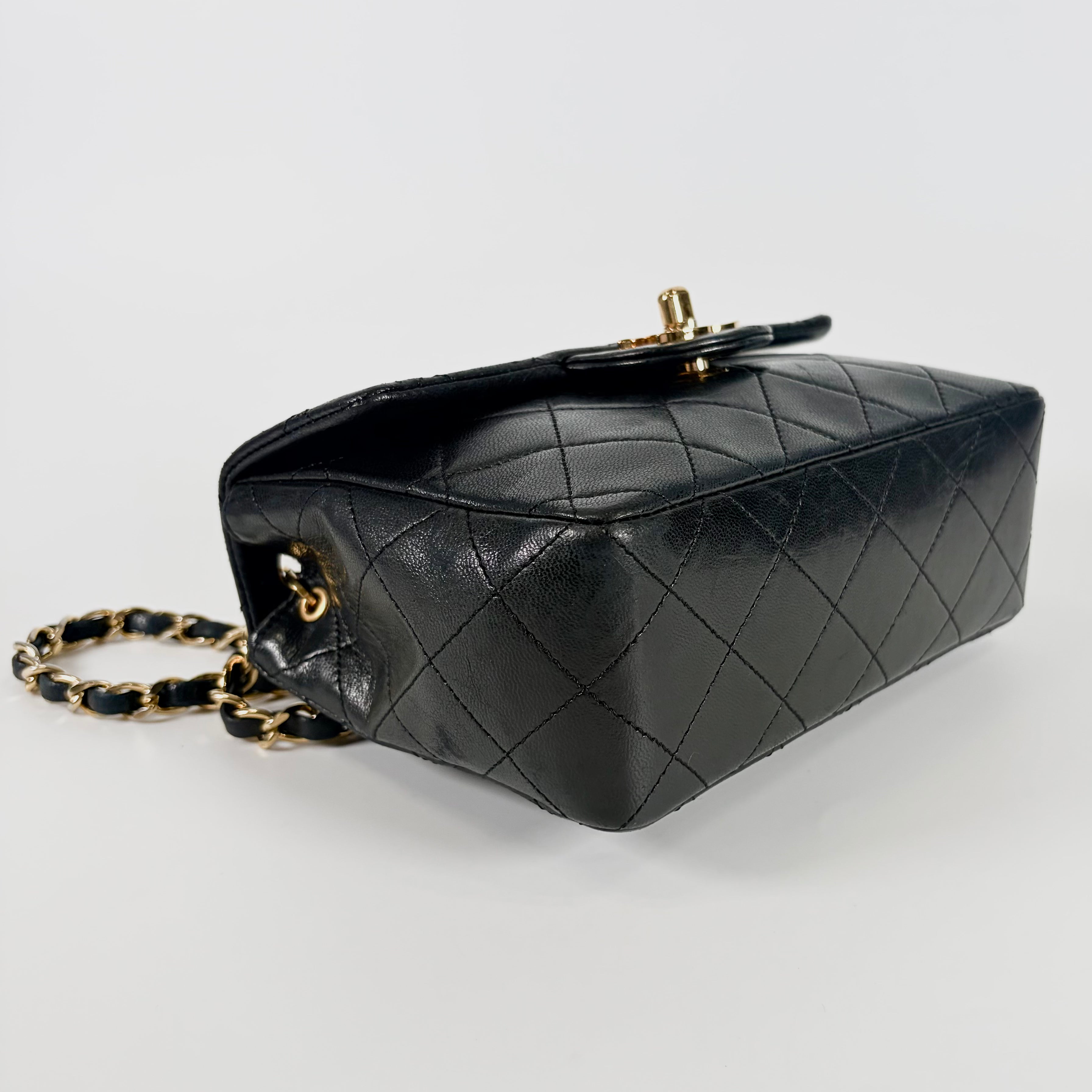2604 secondhand CHANEL Chain Shoulder Bag