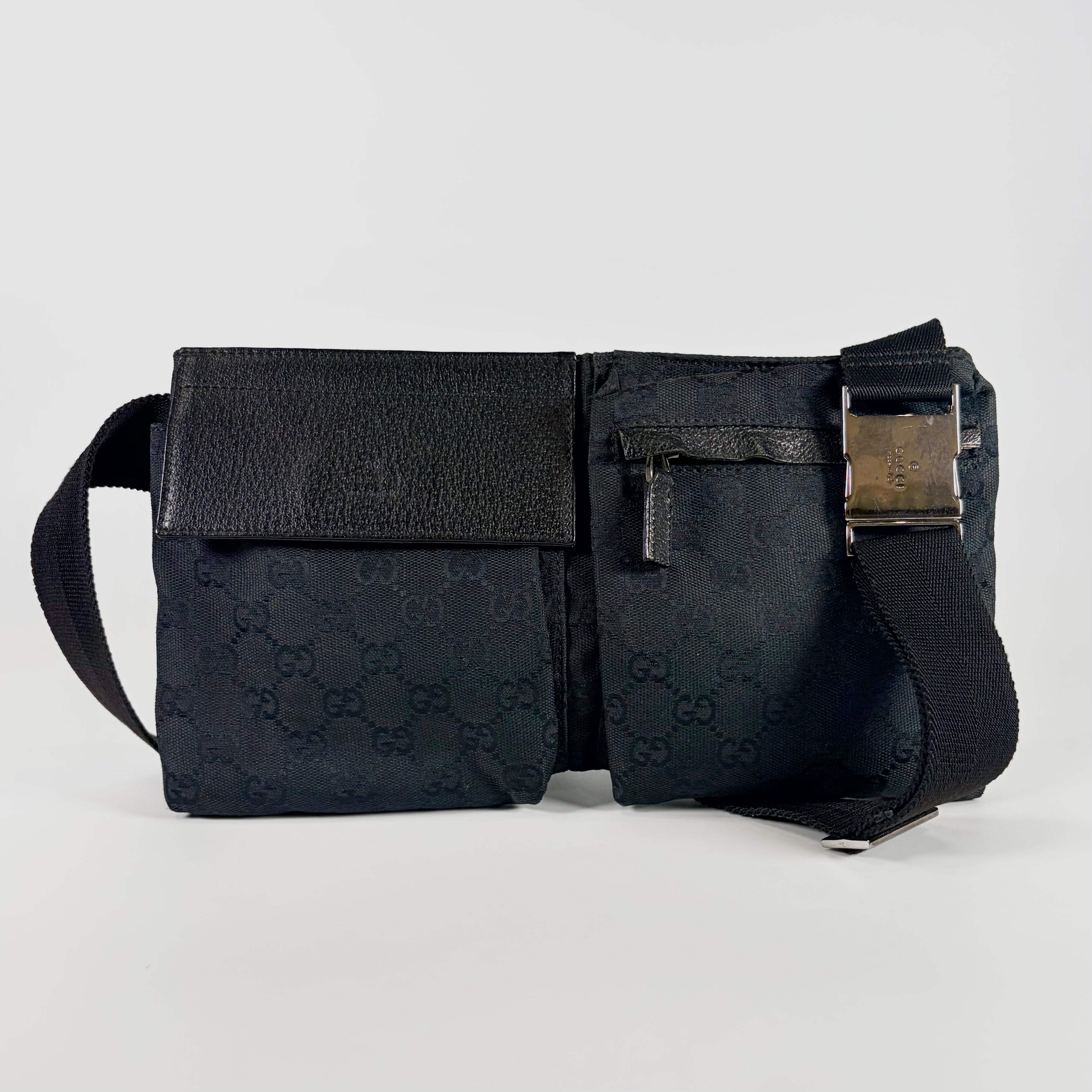 2604 secondhand GUCCI GG canvas Body Bag