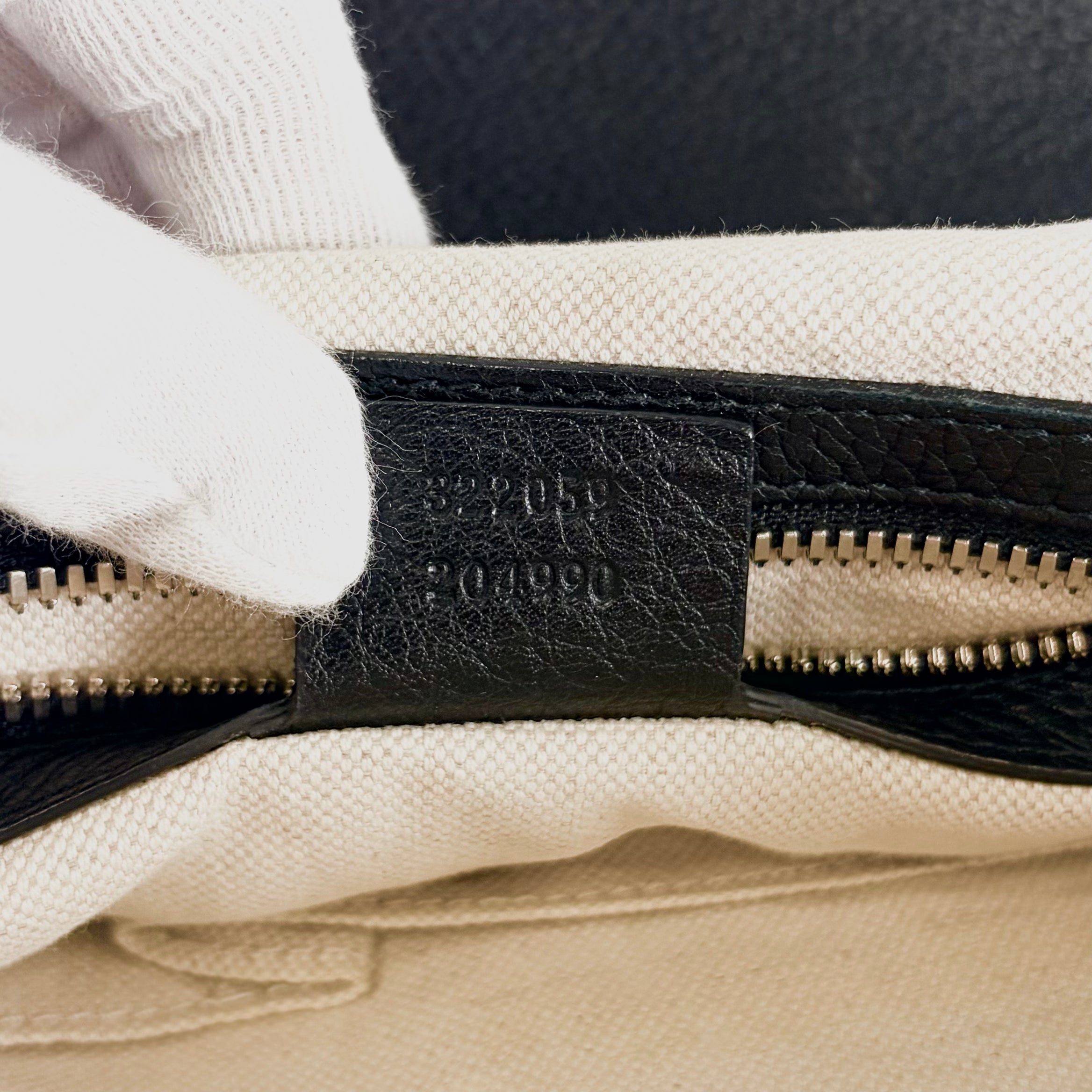 2604 secondhand GUCCI Soho shoulder black