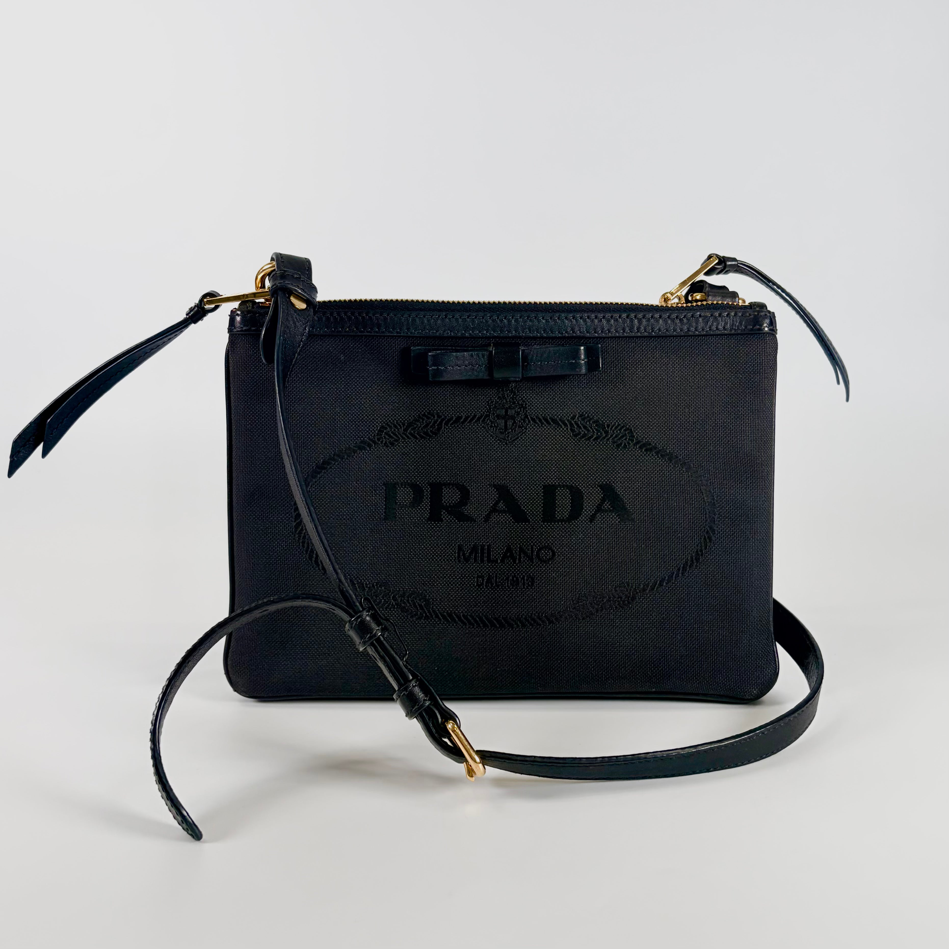 2605 secondhand PRADA Jacquard Shoulder bag