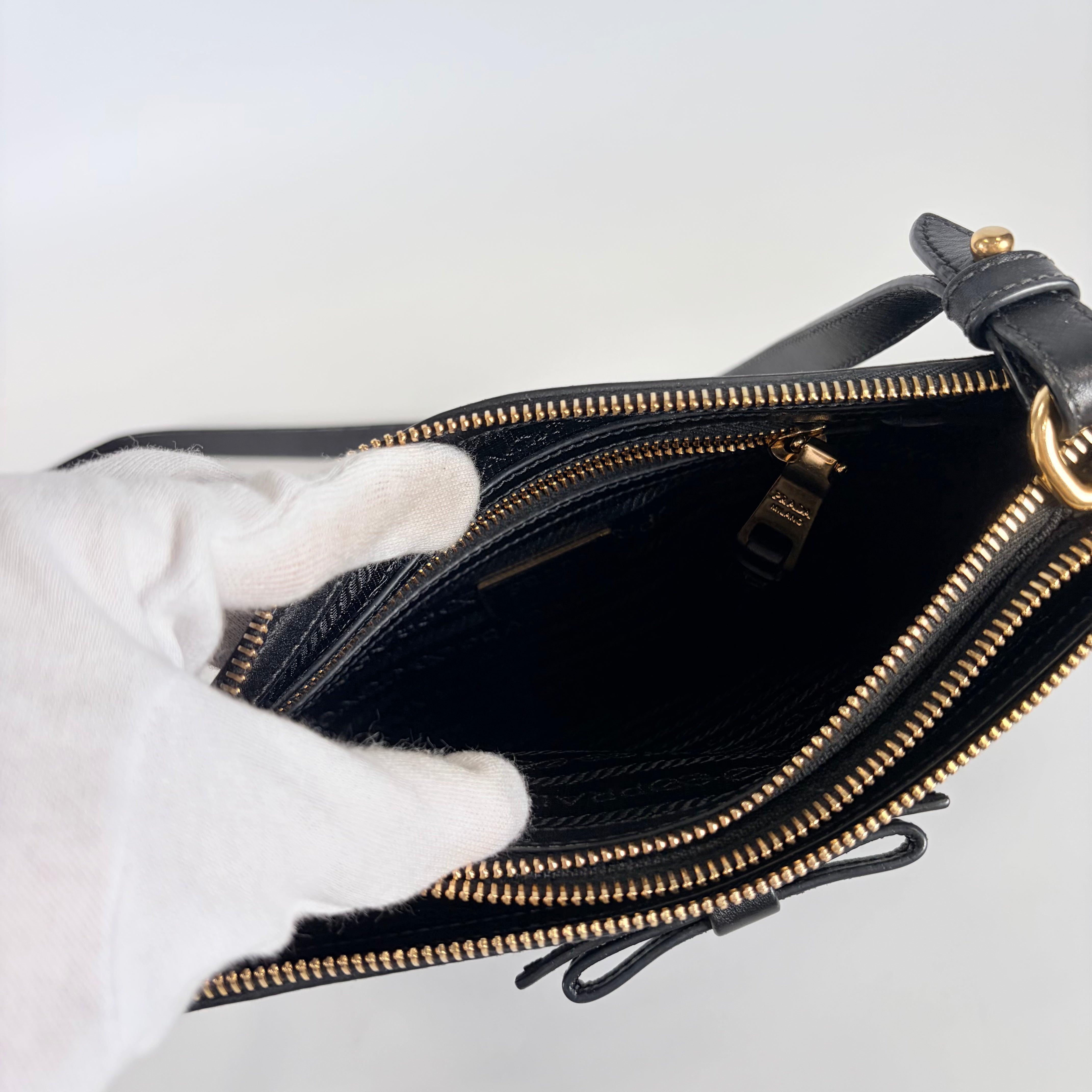 2605 secondhand PRADA Jacquard Shoulder bag