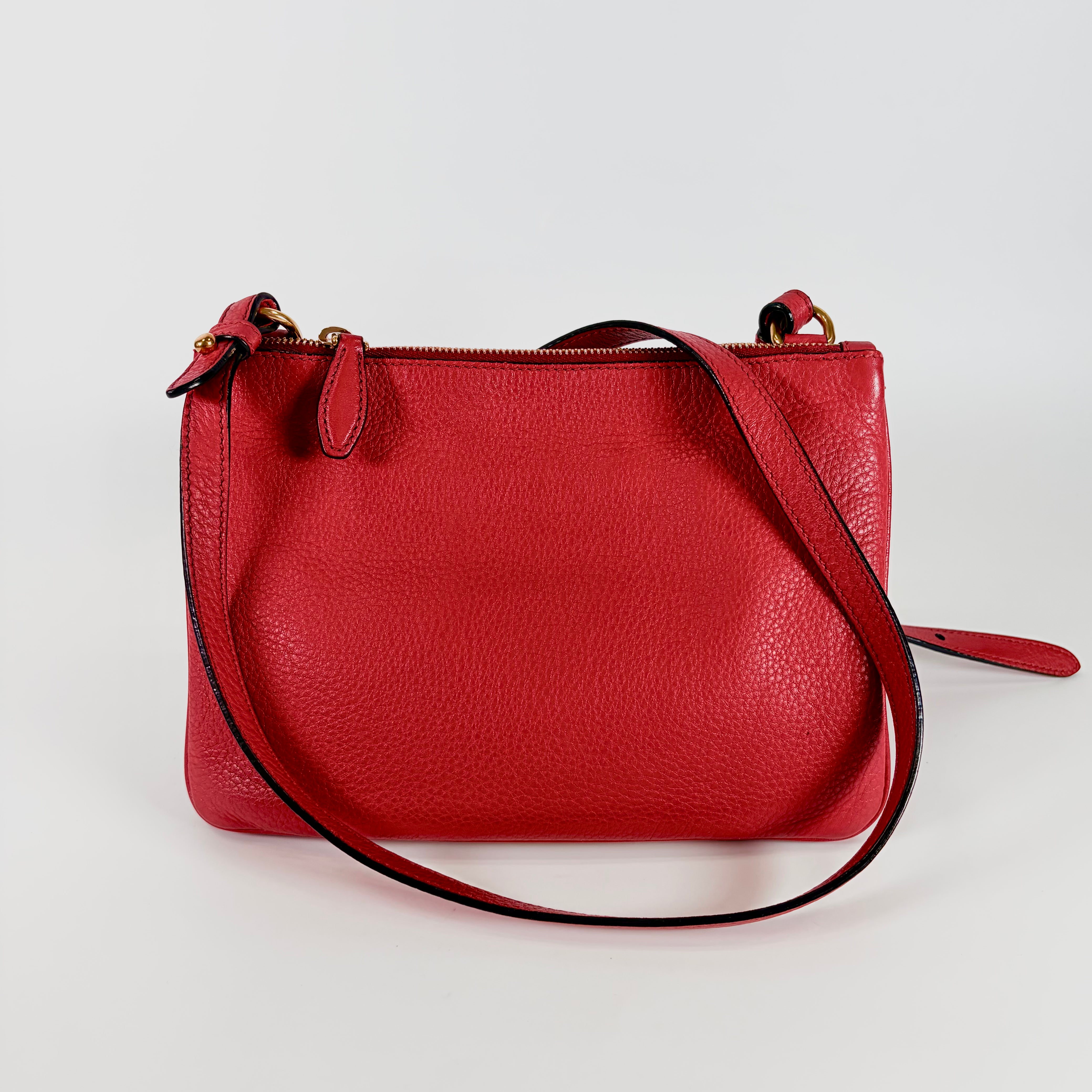 2605 secondhand PRADA leather shoulder back red