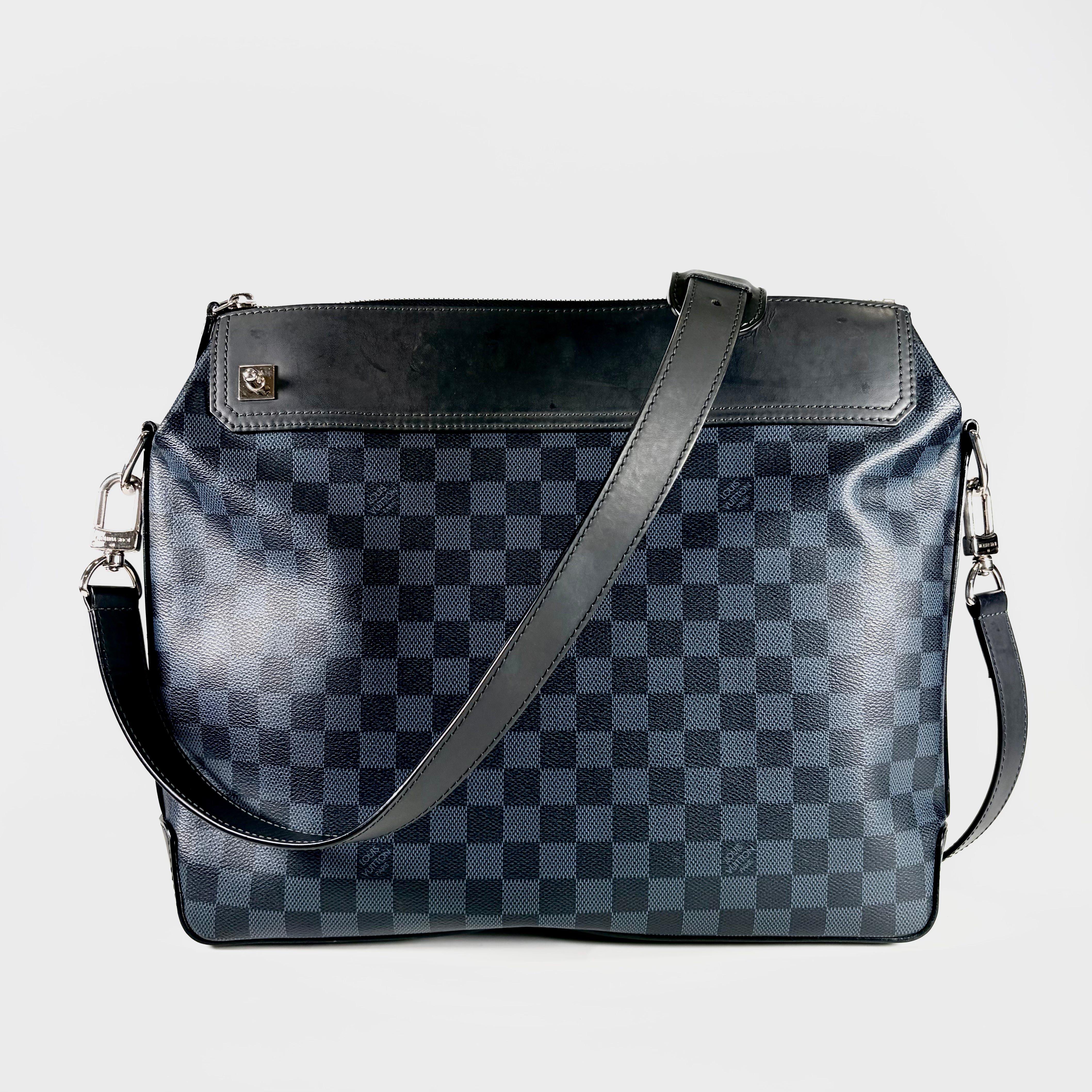 2605 secondhand LV Damier N41348 canvas Messenger PM cobalt blue DR1124 strap
