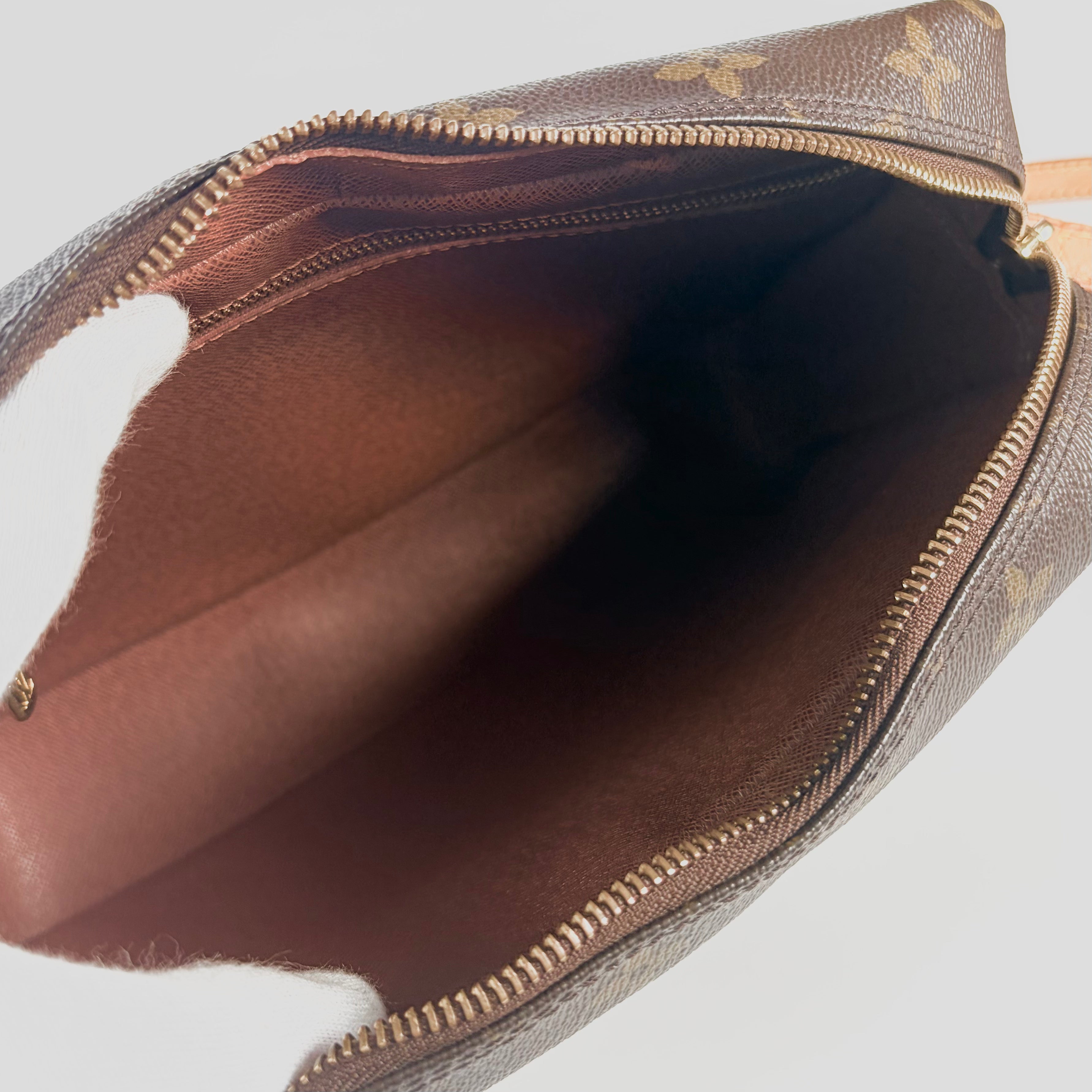 2605 secondhand LV Shoulder bag / Crossbody Bag Trocadero Monogram