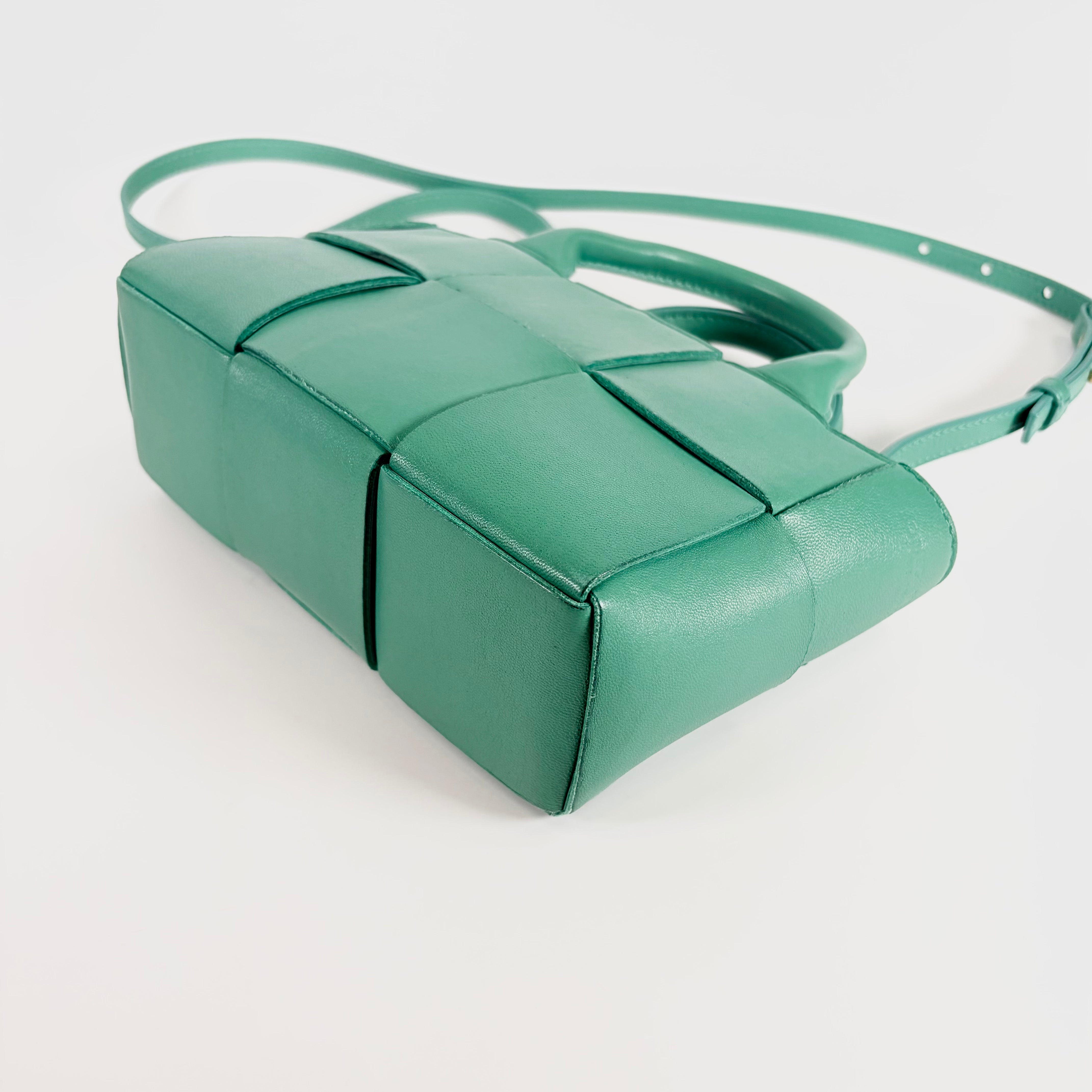 2605 secondhand BOTTEGAVENETA Arco green