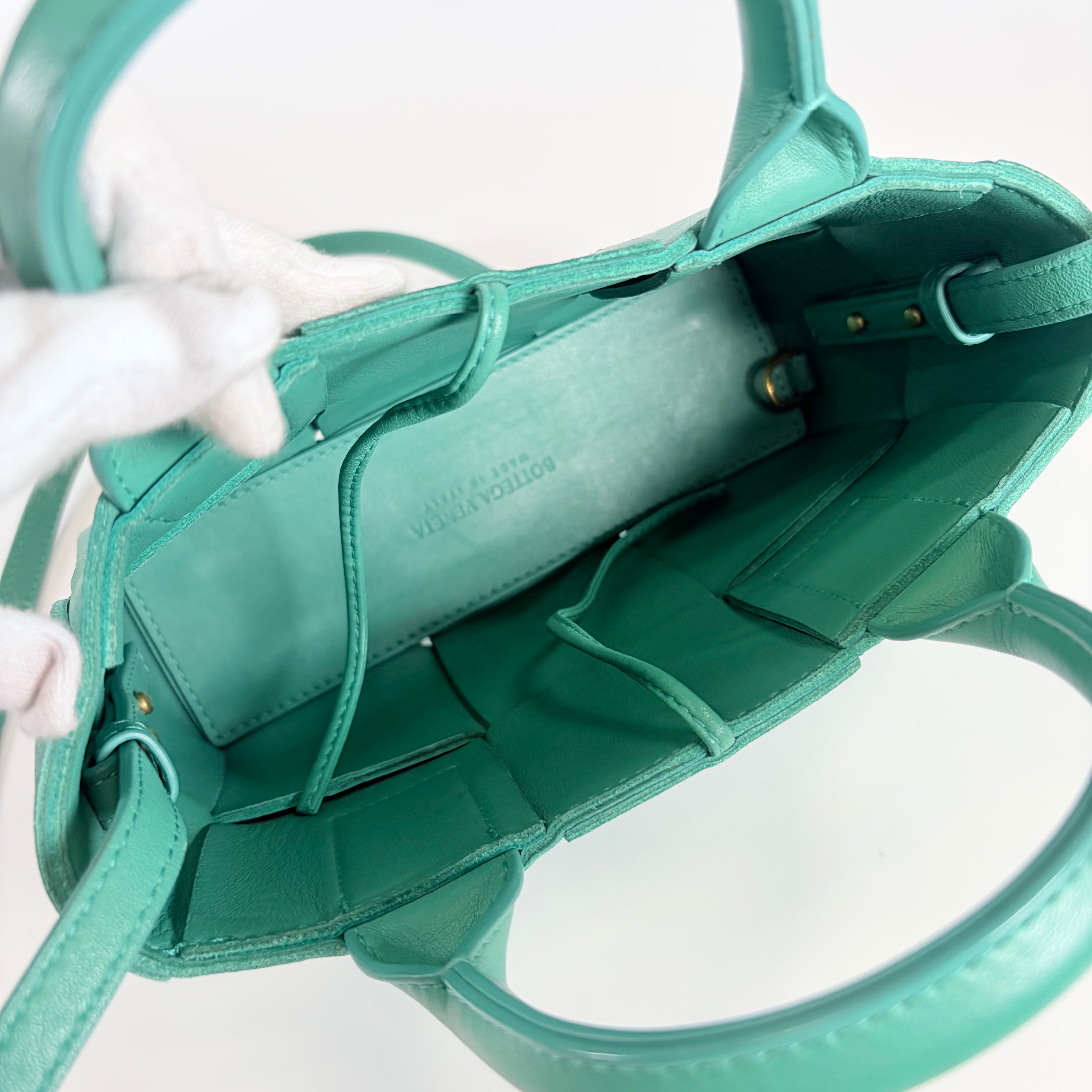 2605 secondhand BOTTEGAVENETA Arco green