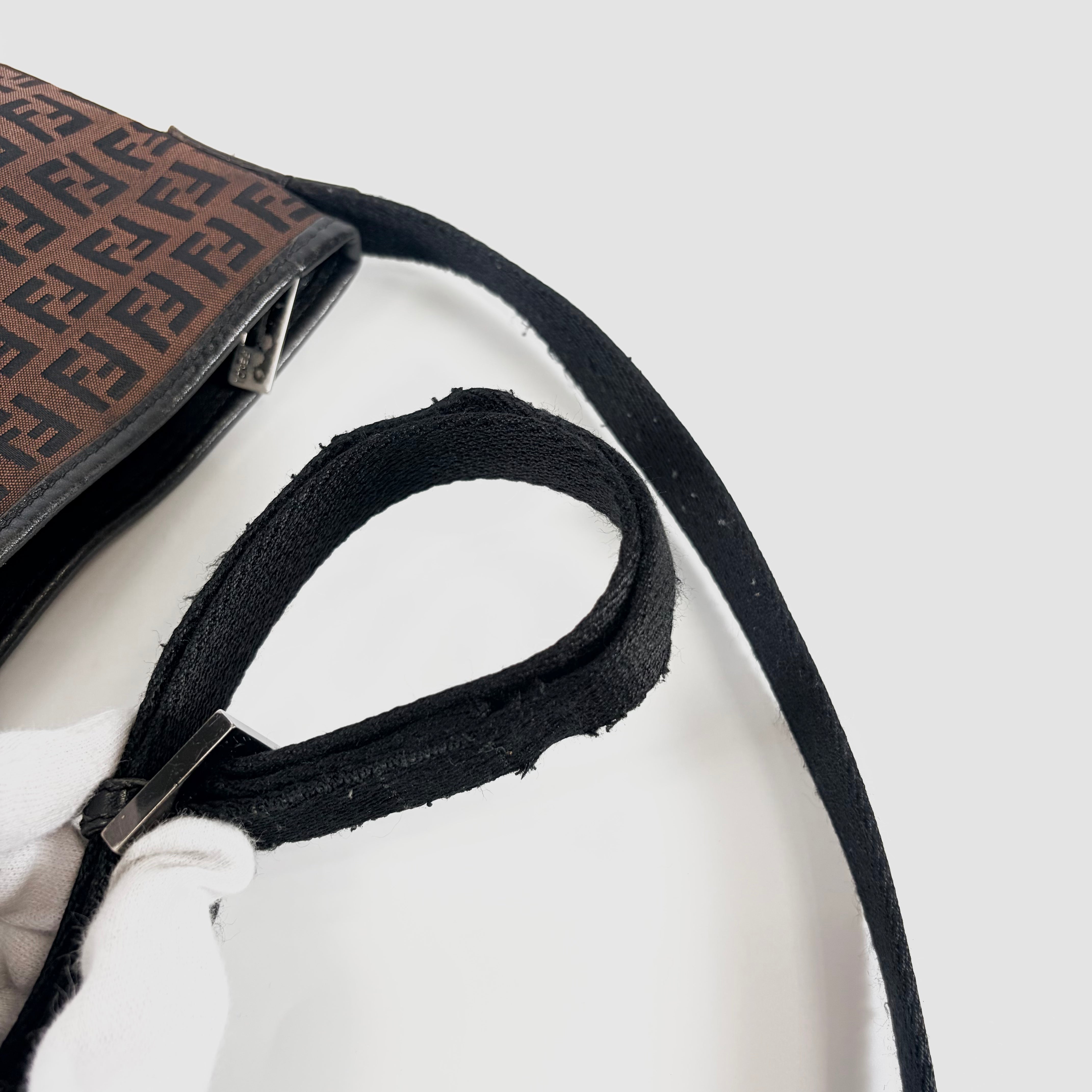 2605 secondhand FENDI Zucchino Shoulder bag