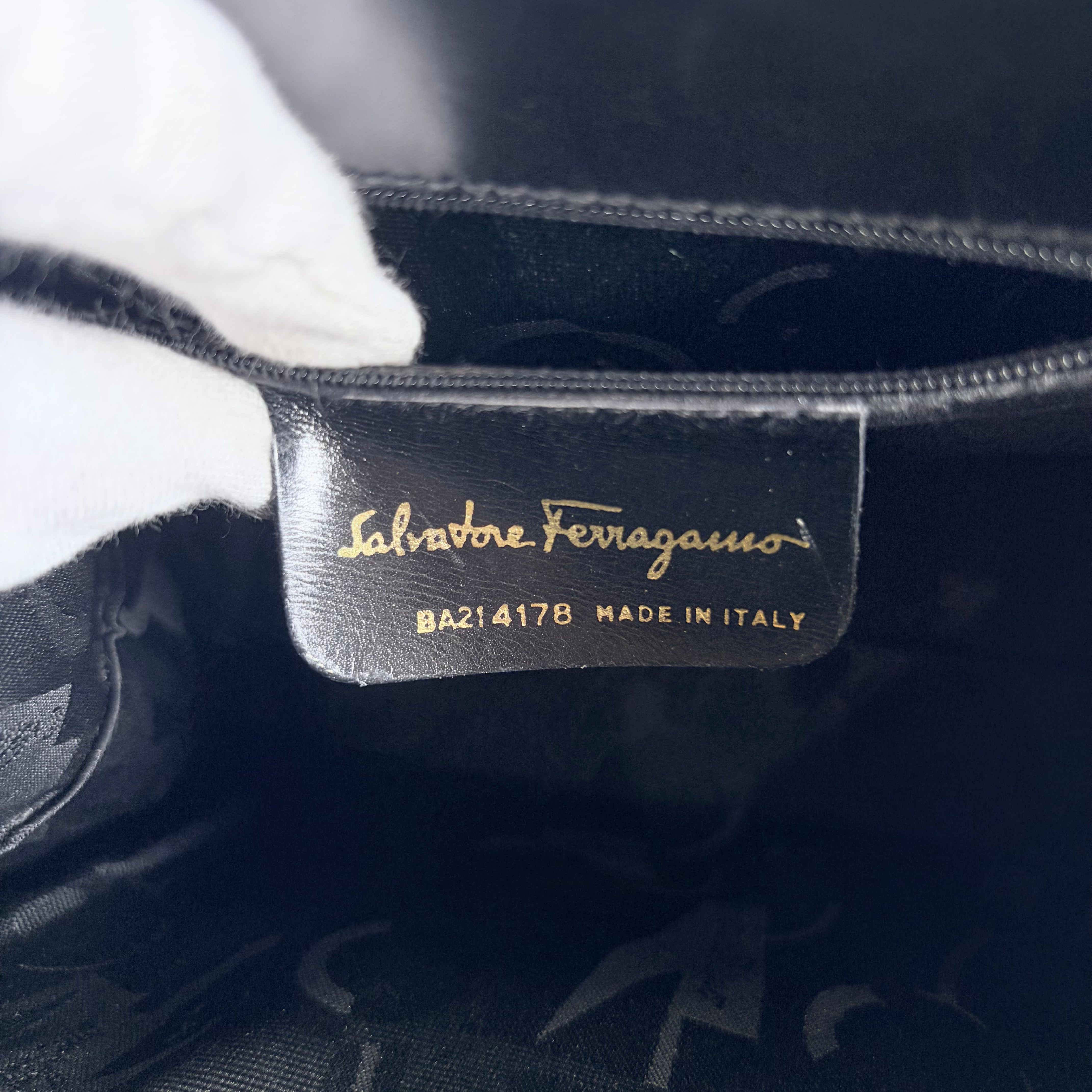 2606 secondhand Ferragamo Vara Ribbon 2Way bag