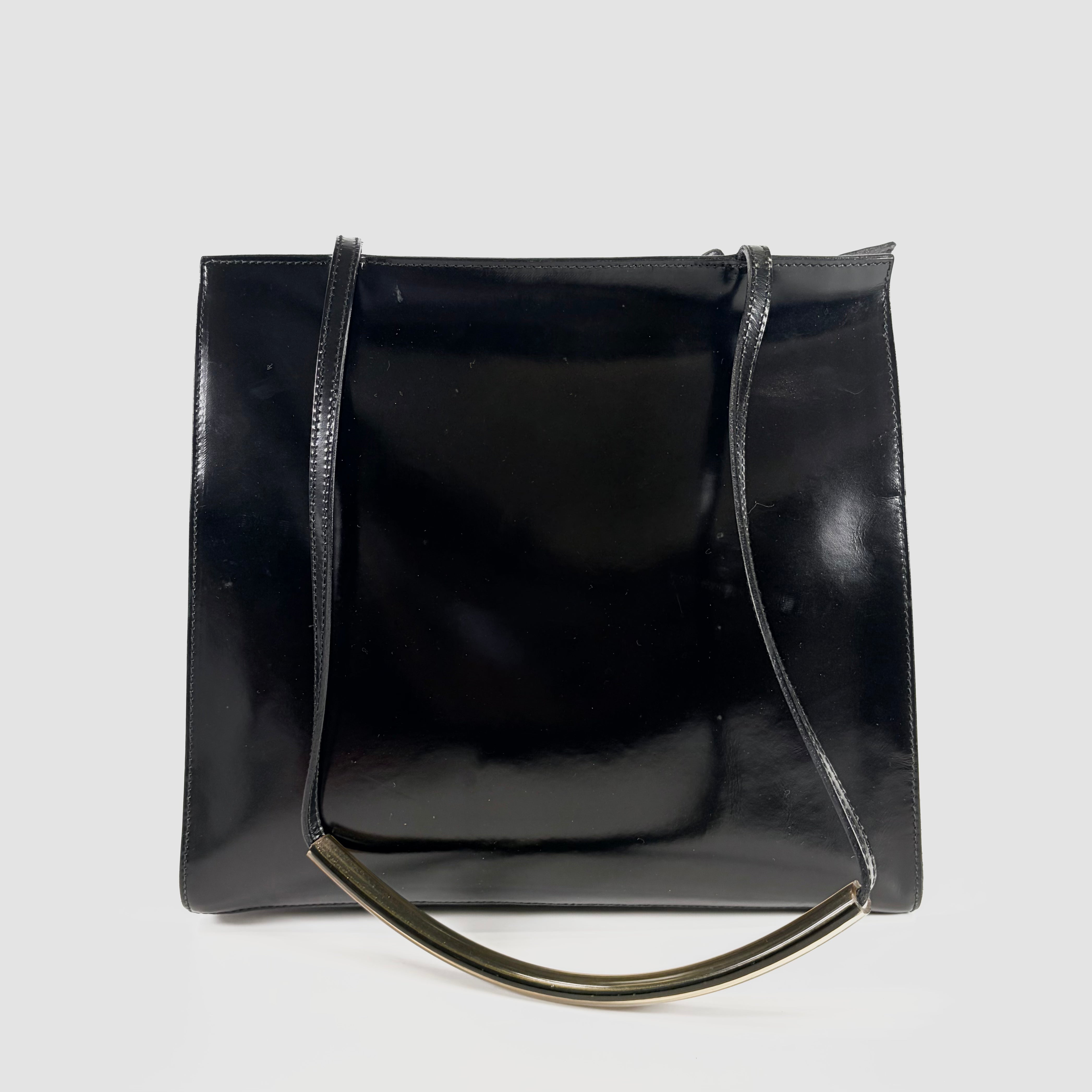 2606 secondhand Ferragamo patent hand bag