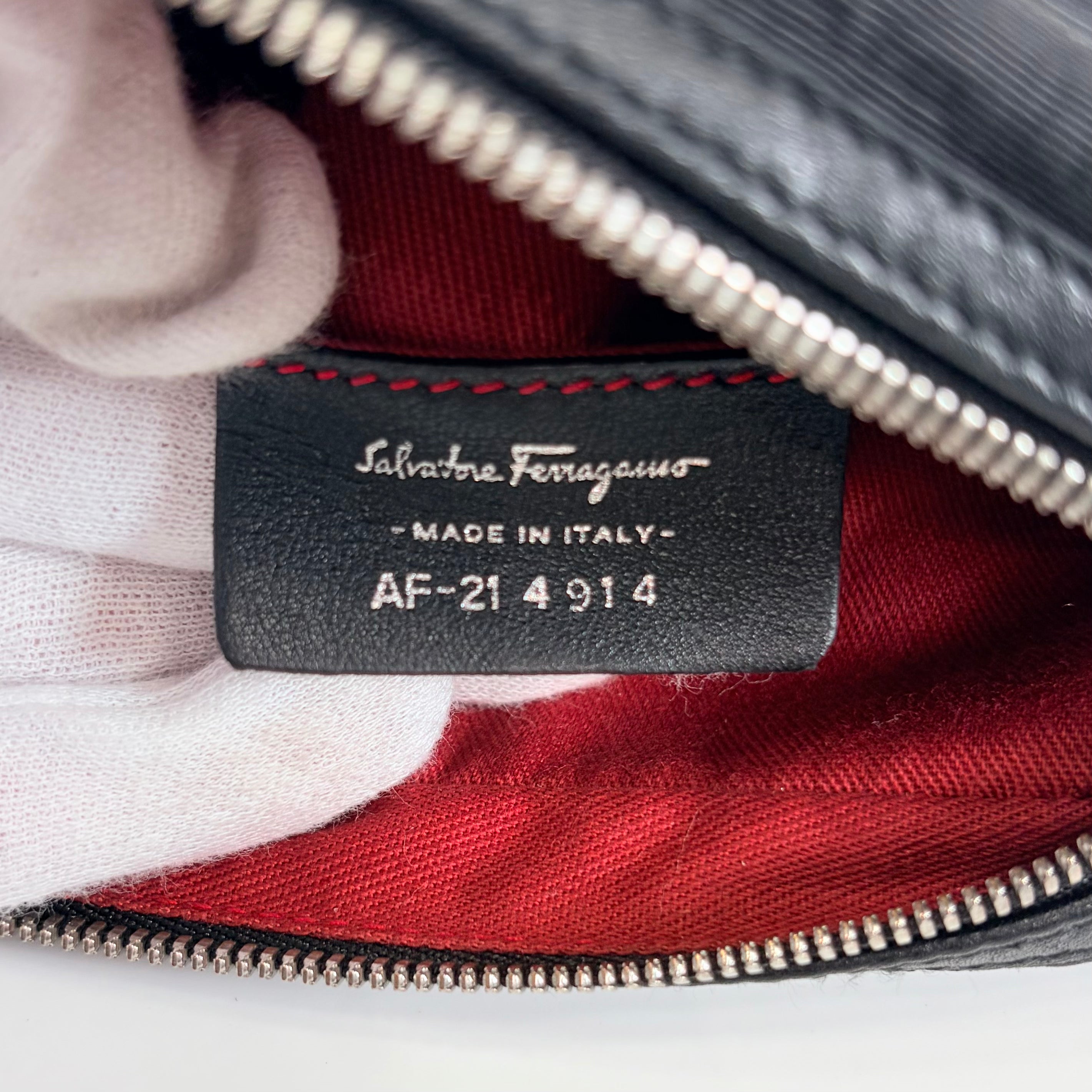 2606 secondhand Ferragamo Gancini Shoulder bag