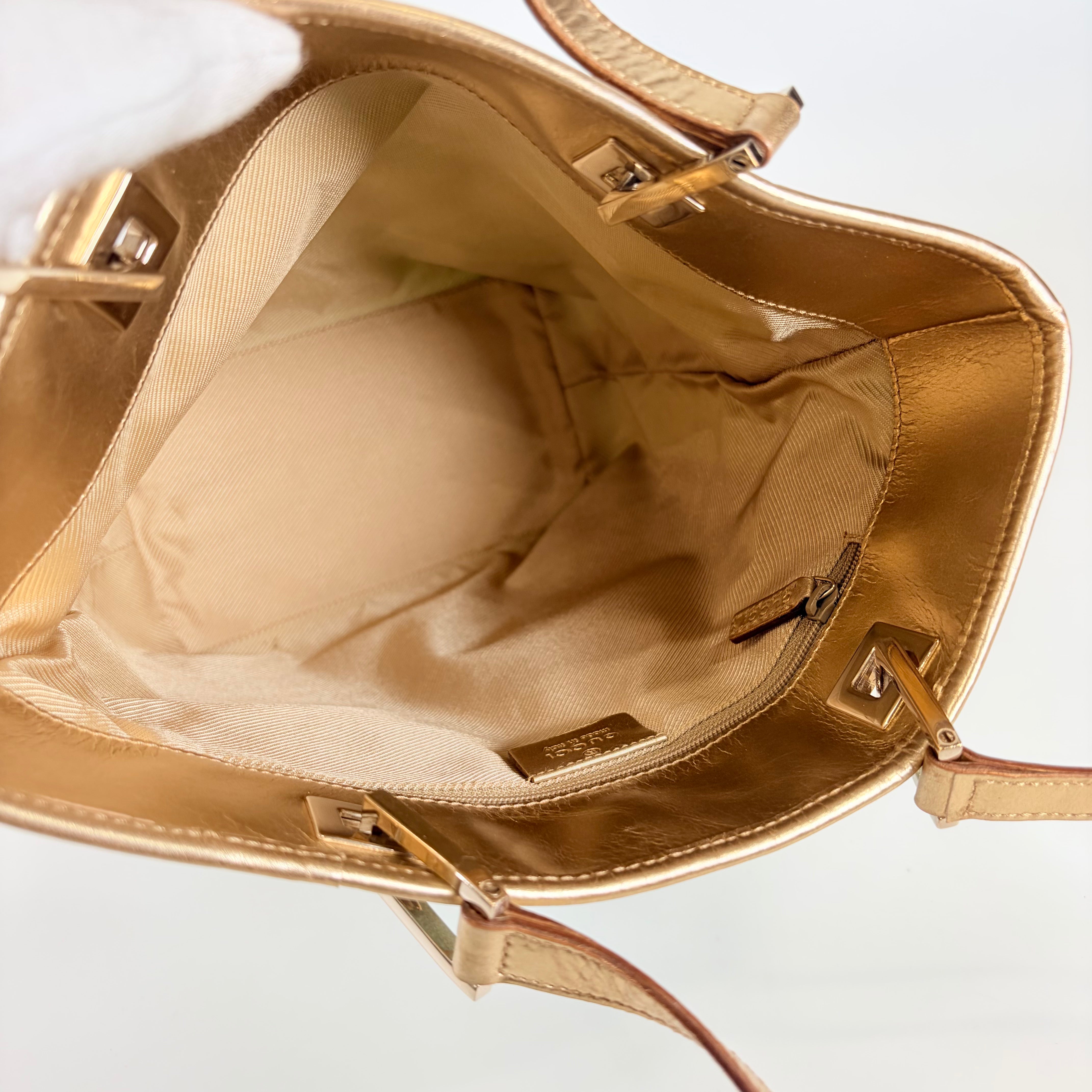 2604 secondhand GUCCI 002 1099 GG canvas hand bag