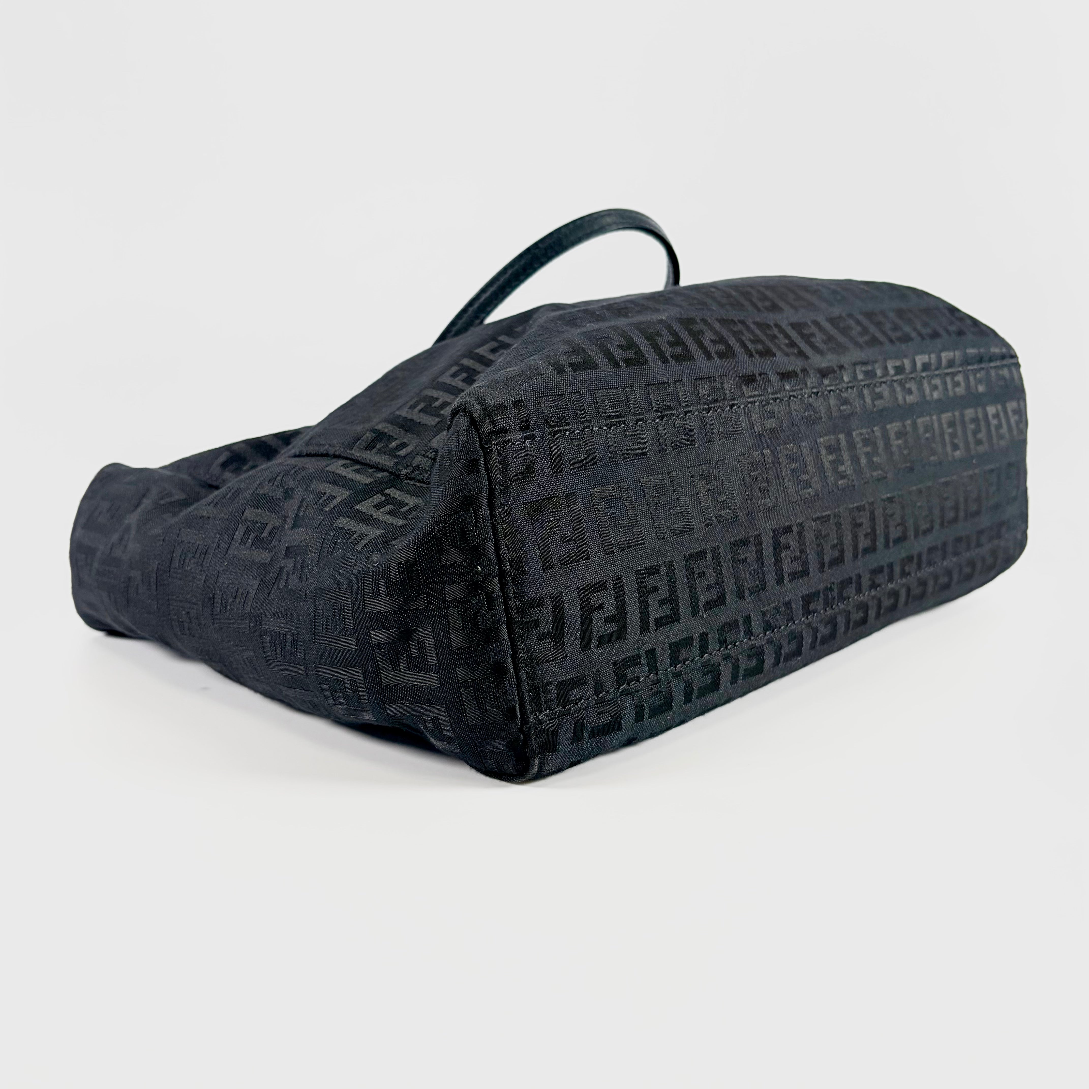 2606 secondhand FENDI Zucchino hand bag