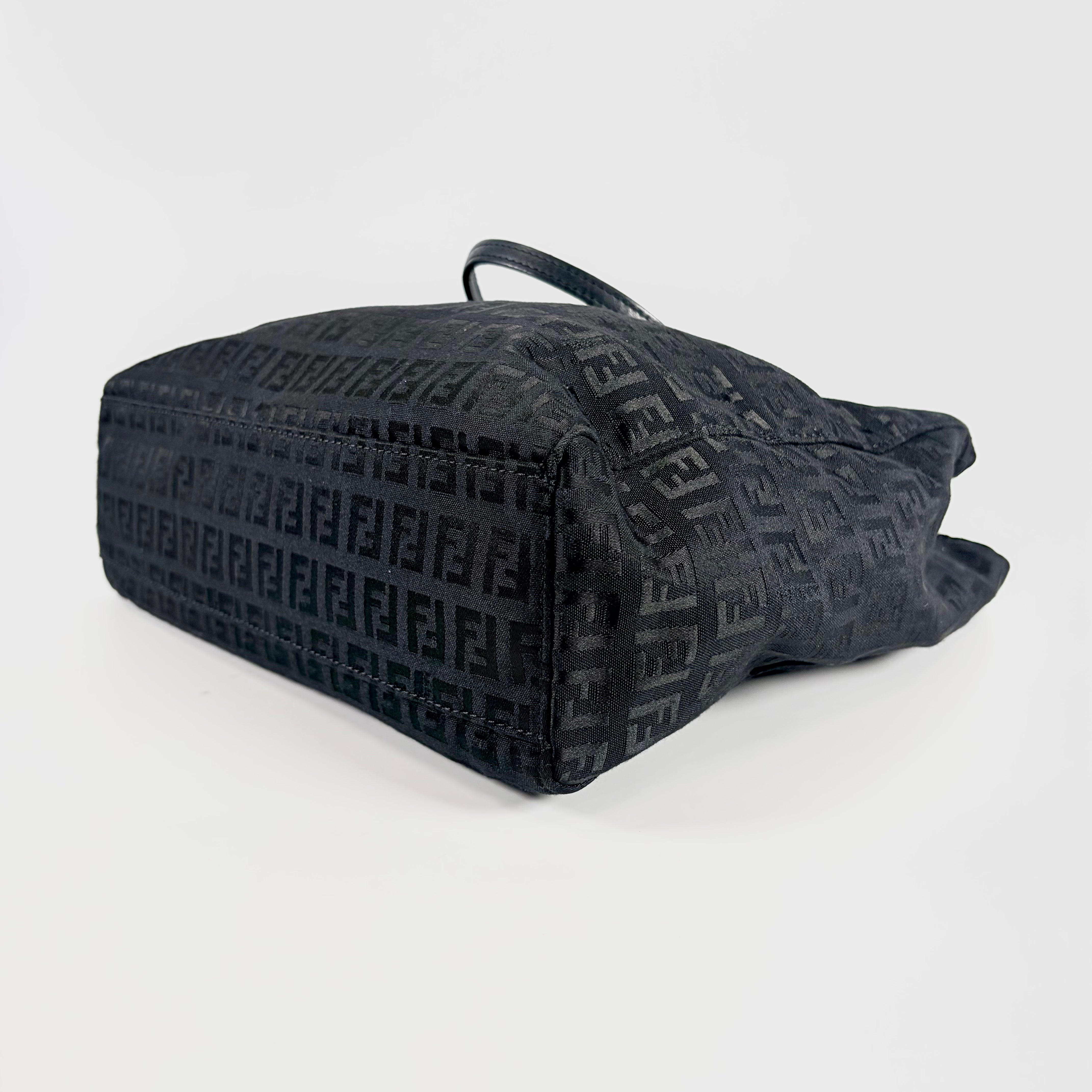 2606 secondhand FENDI Zucchino hand bag