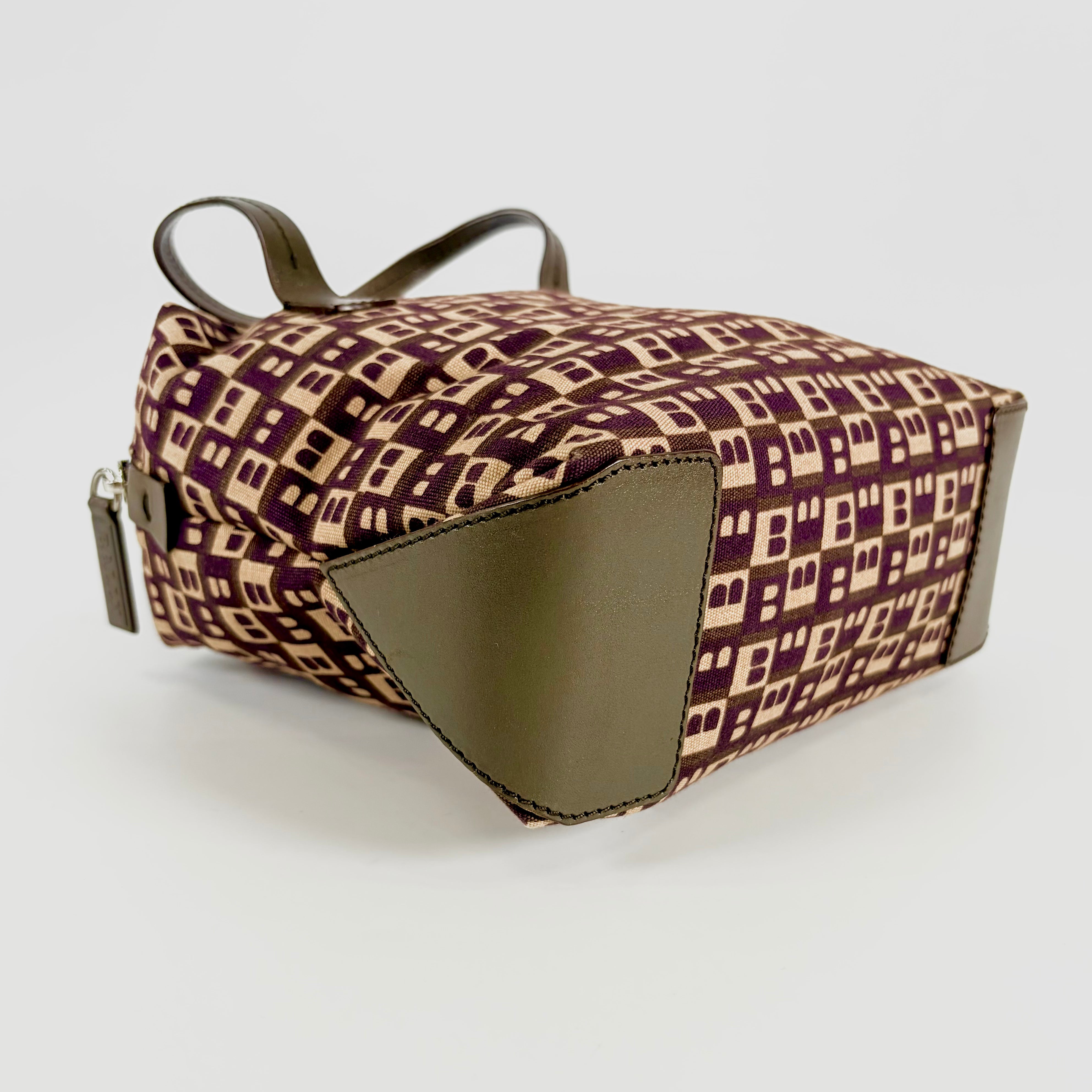 2607 secondhand BALLY canvas hand bag