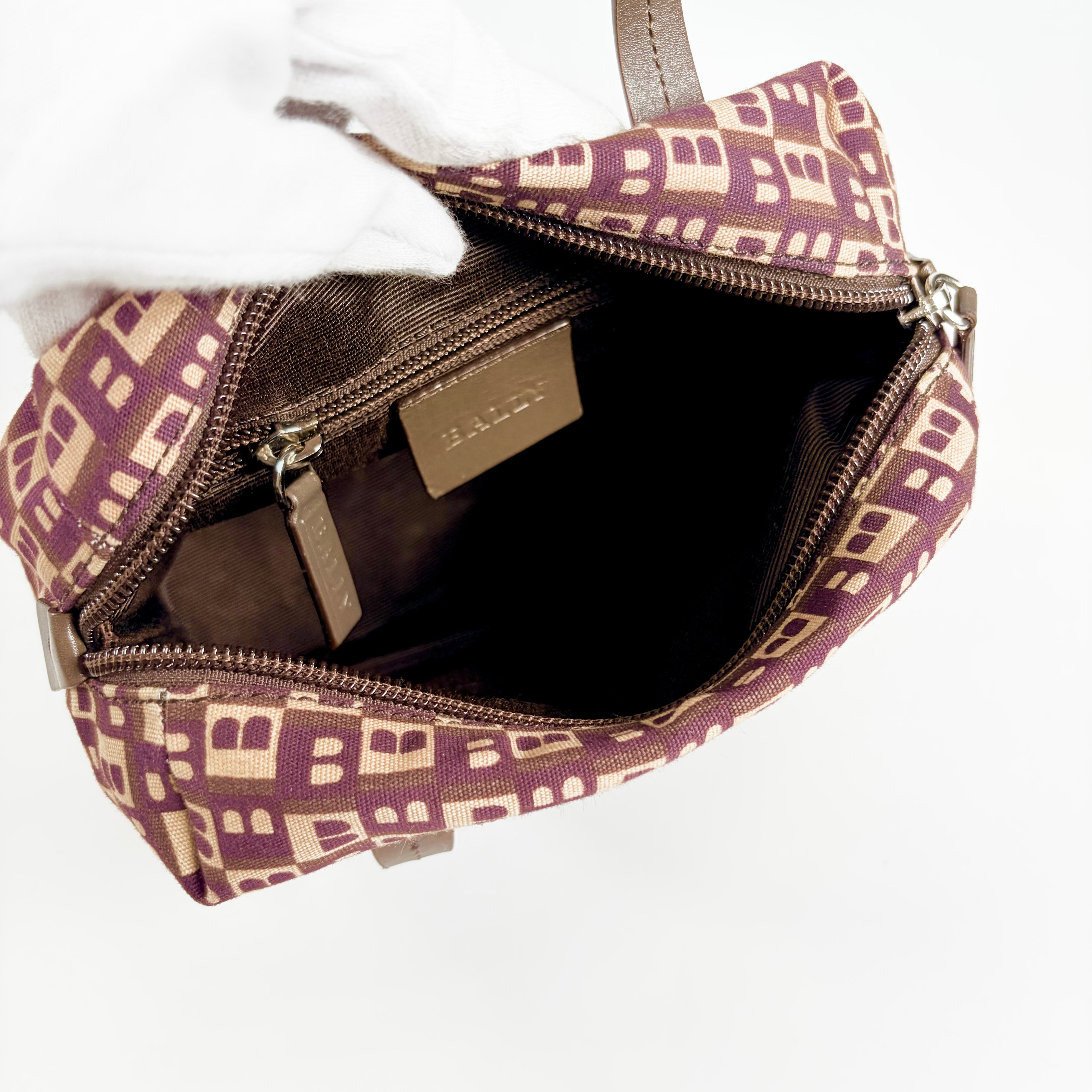 2607 secondhand BALLY canvas hand bag