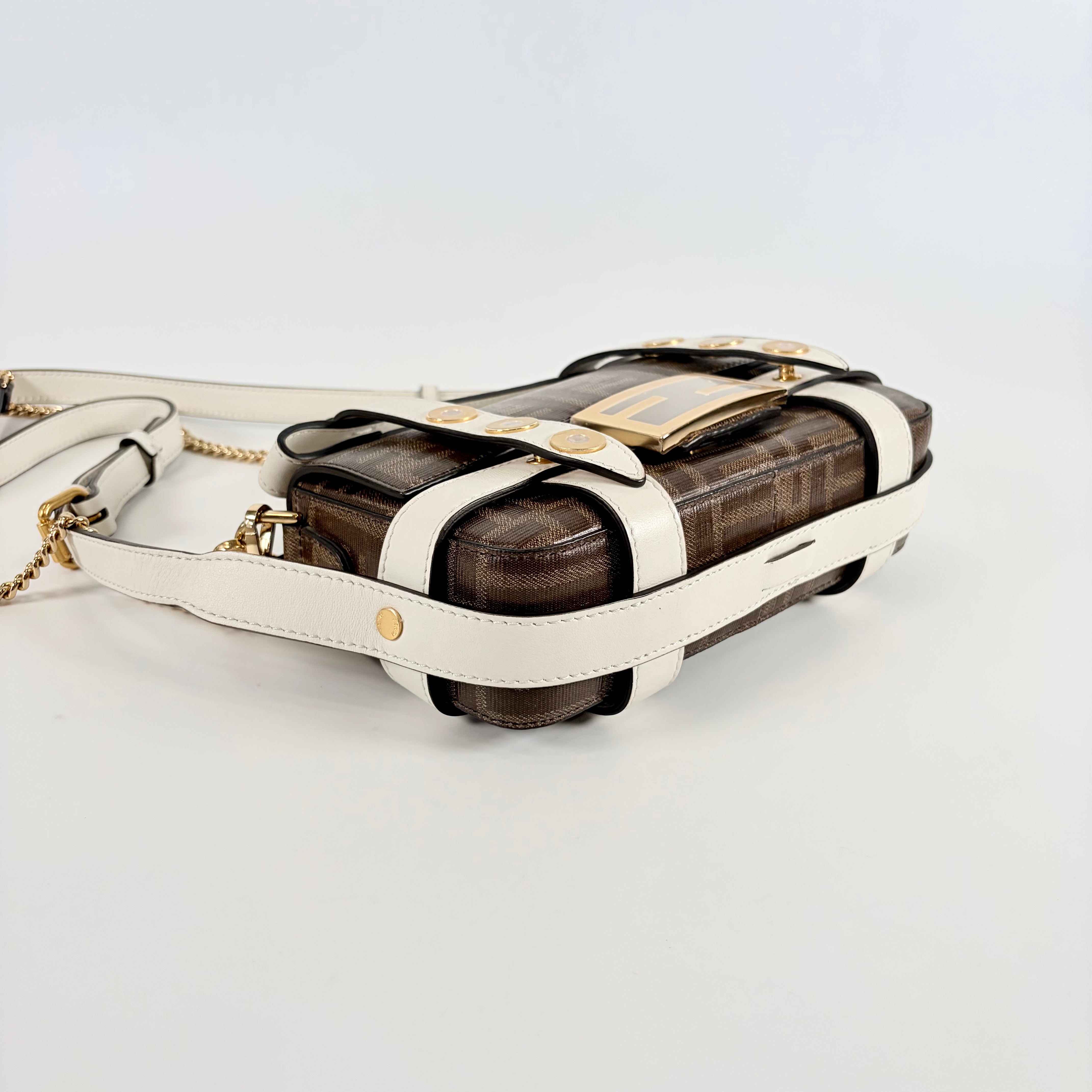 2606 secondhand FENDI 3WAY shoulder Zucca