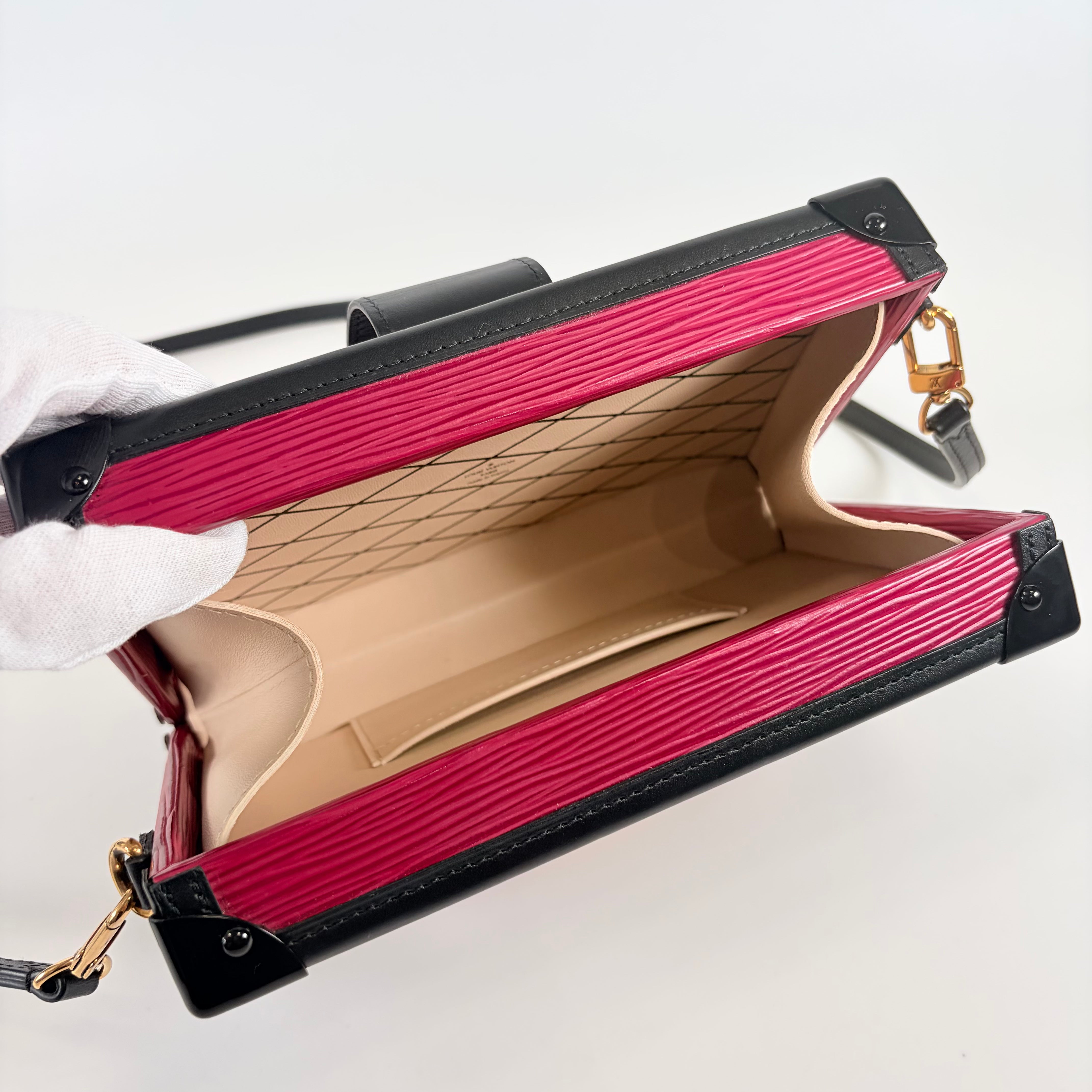 2607 secondhand LV Petite Maru Epi