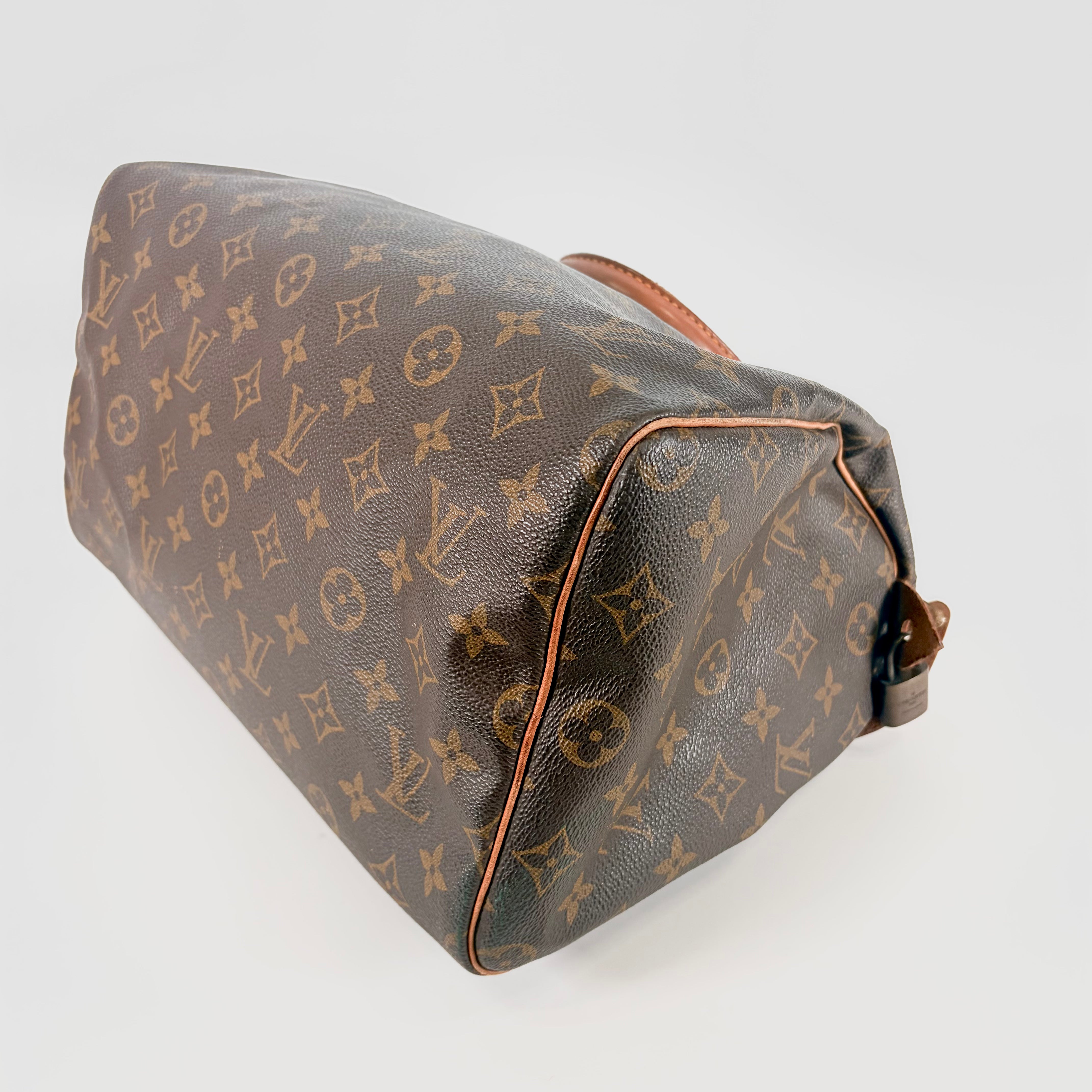 2607 secondhand LV Monogram Speedy 30