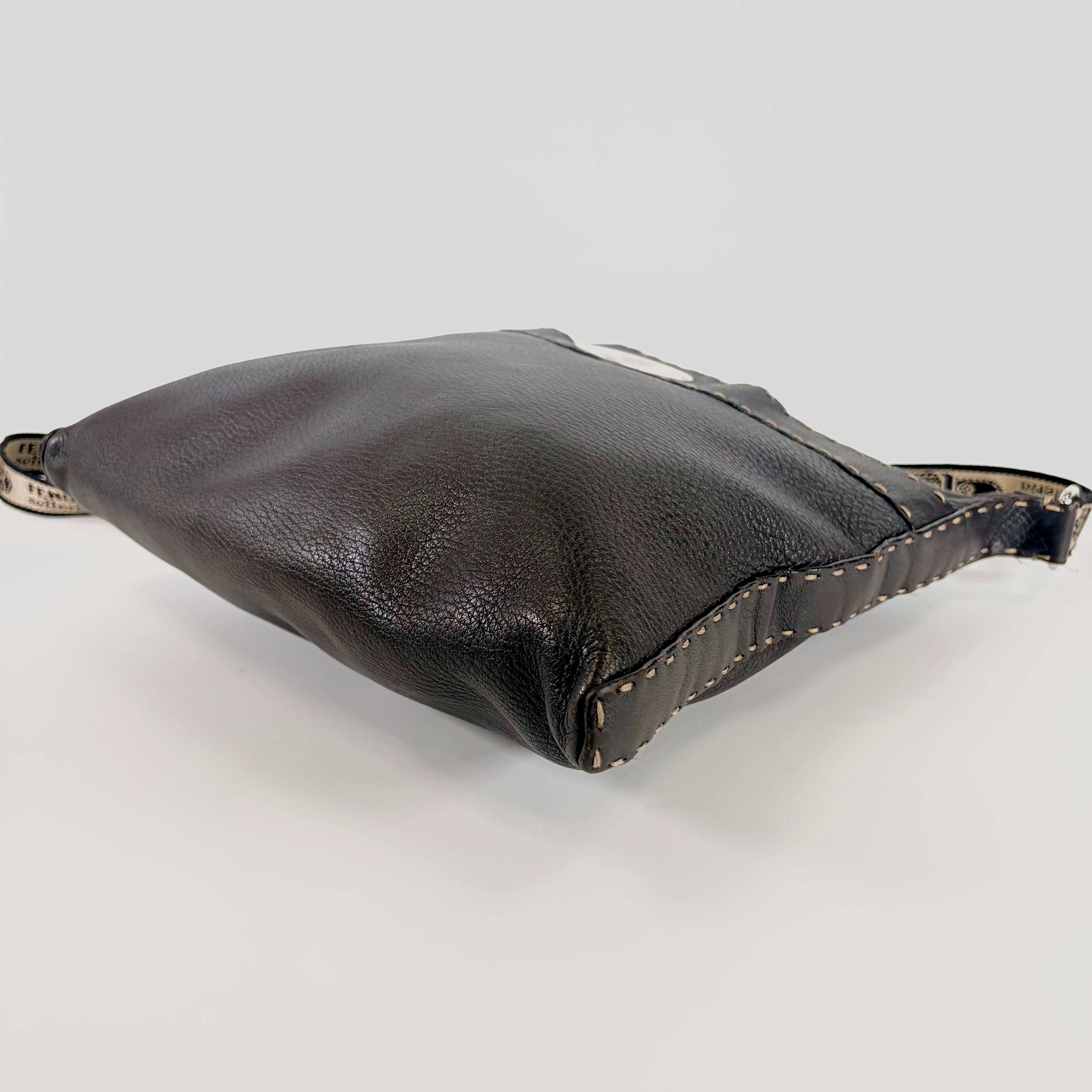 2607 secondhand FENDI Selleria Shoulder bag