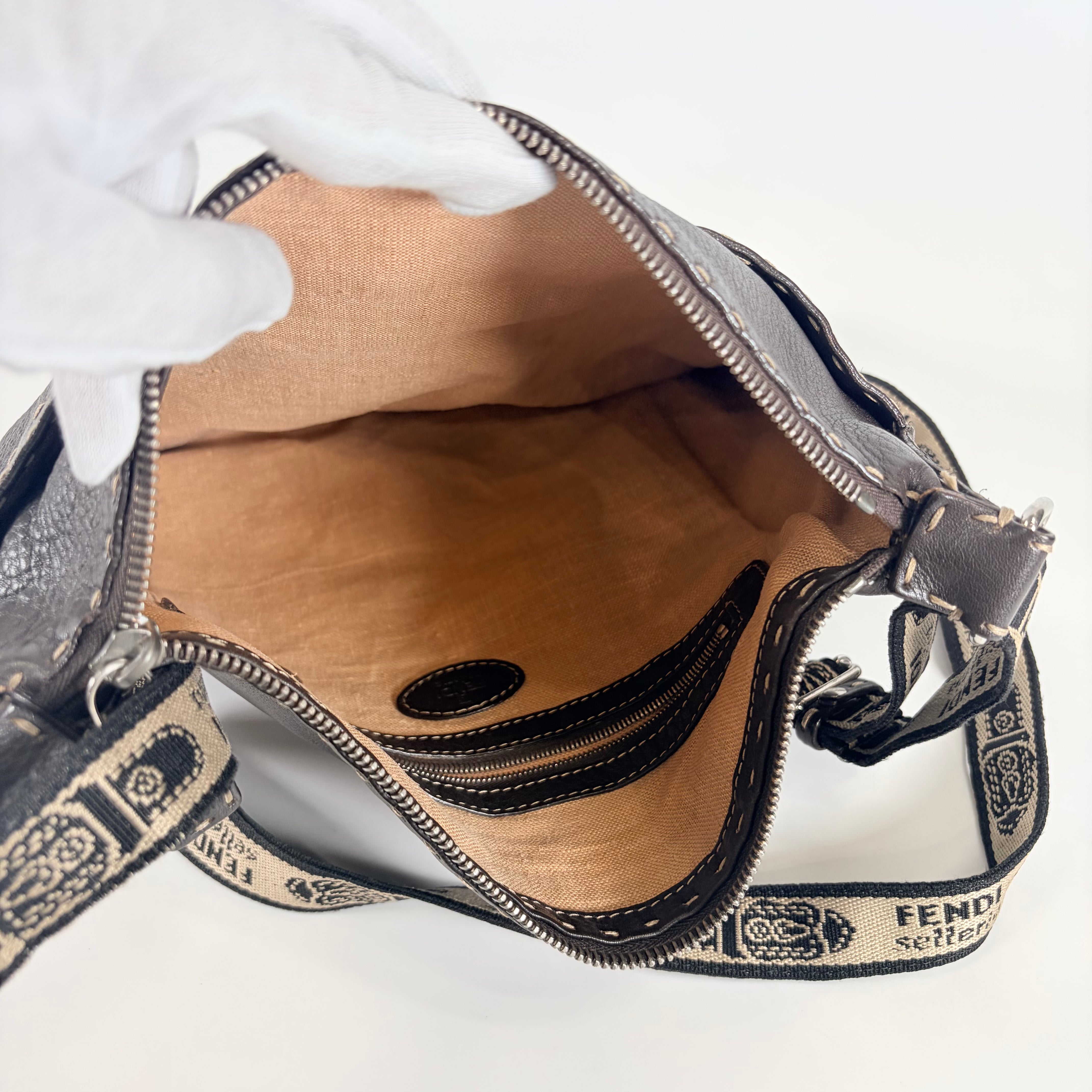 2607 secondhand FENDI Selleria Shoulder bag
