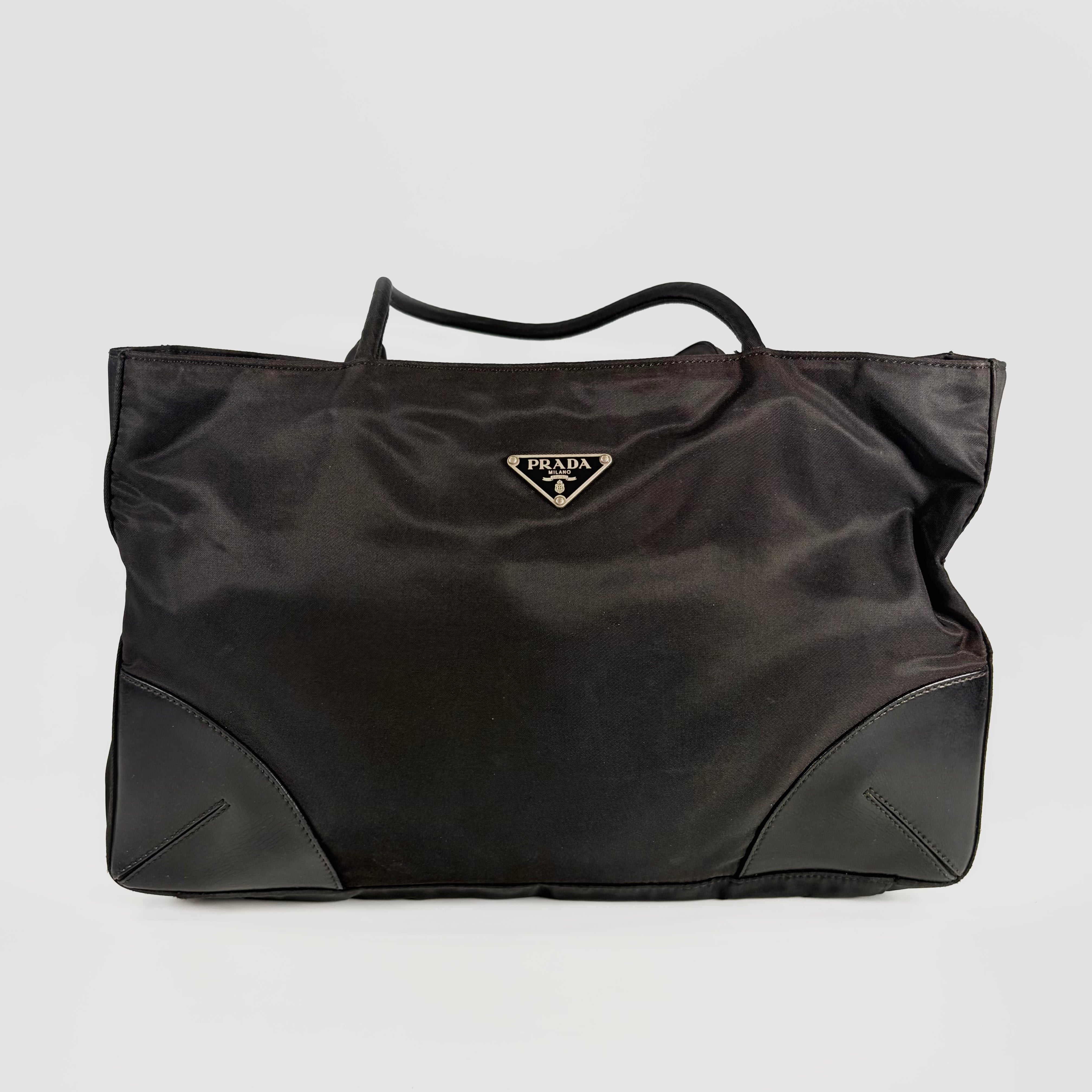2607 secondhand PRADA nylon hand bag