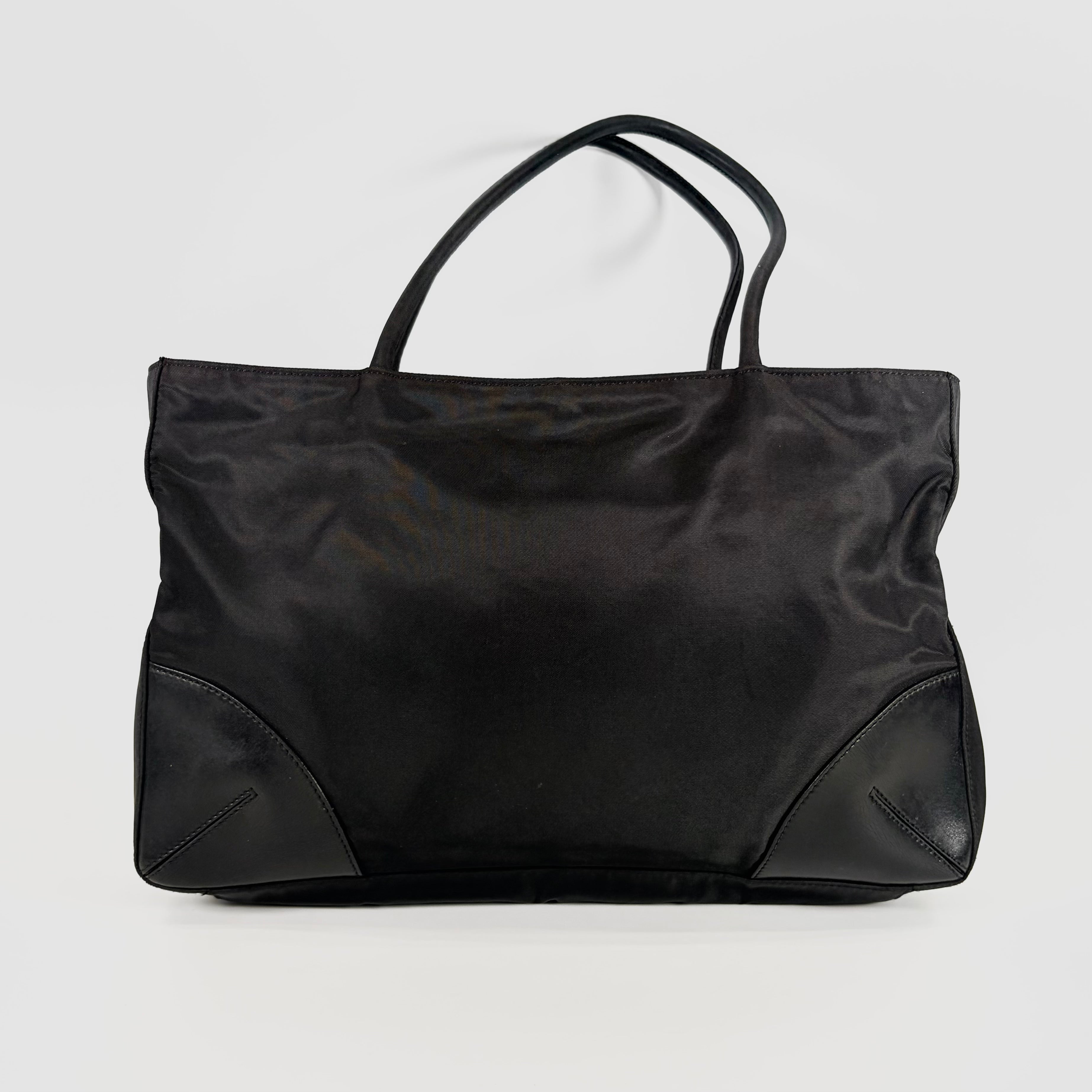 2607 secondhand PRADA nylon hand bag