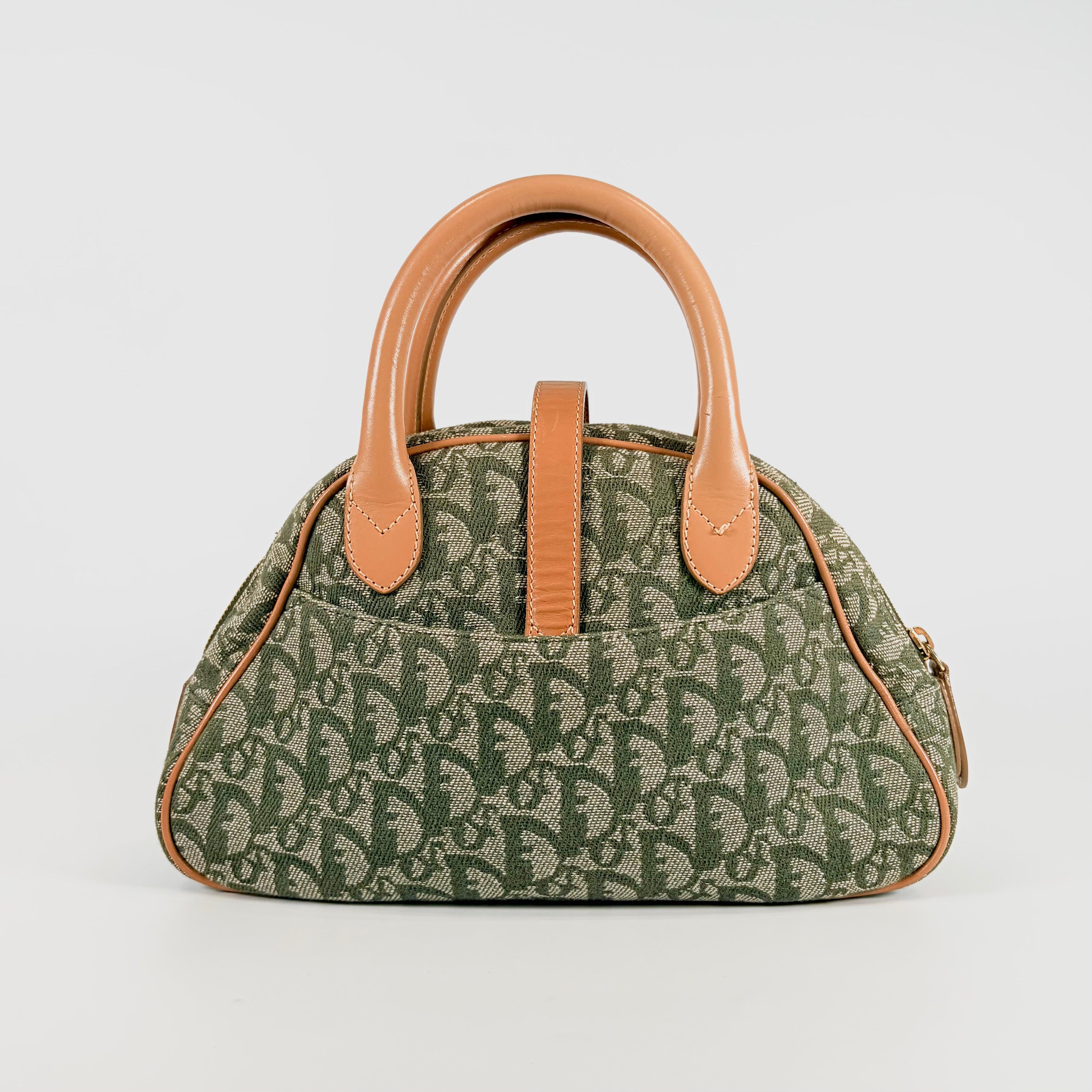 2607 secondhand CD Trotter hand bag