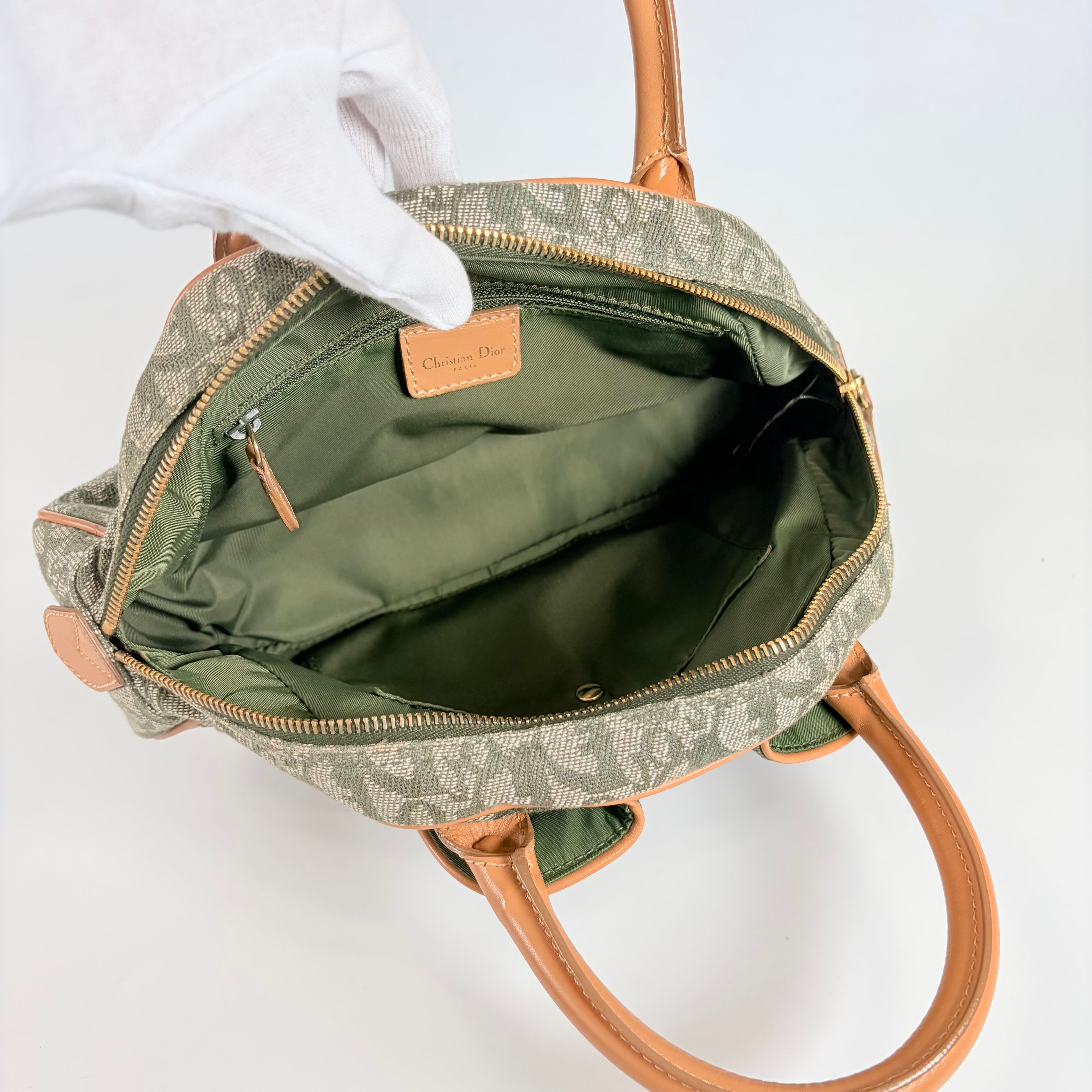 2607 secondhand CD Trotter hand bag