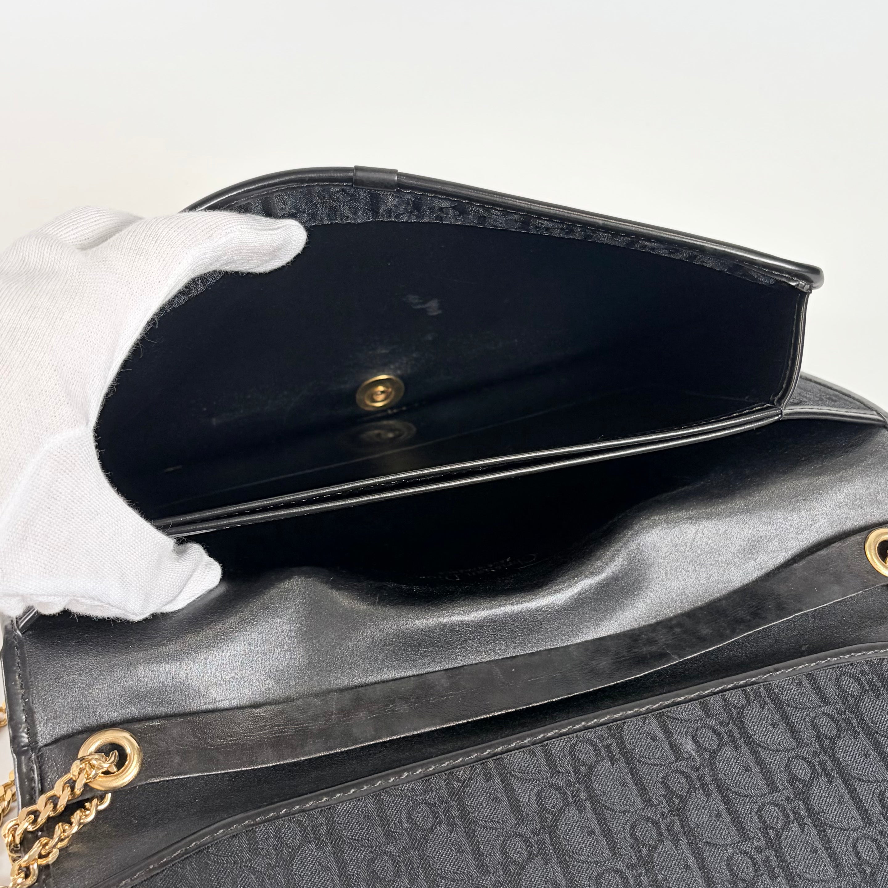 2607 secondhand CD Shoulder bag black