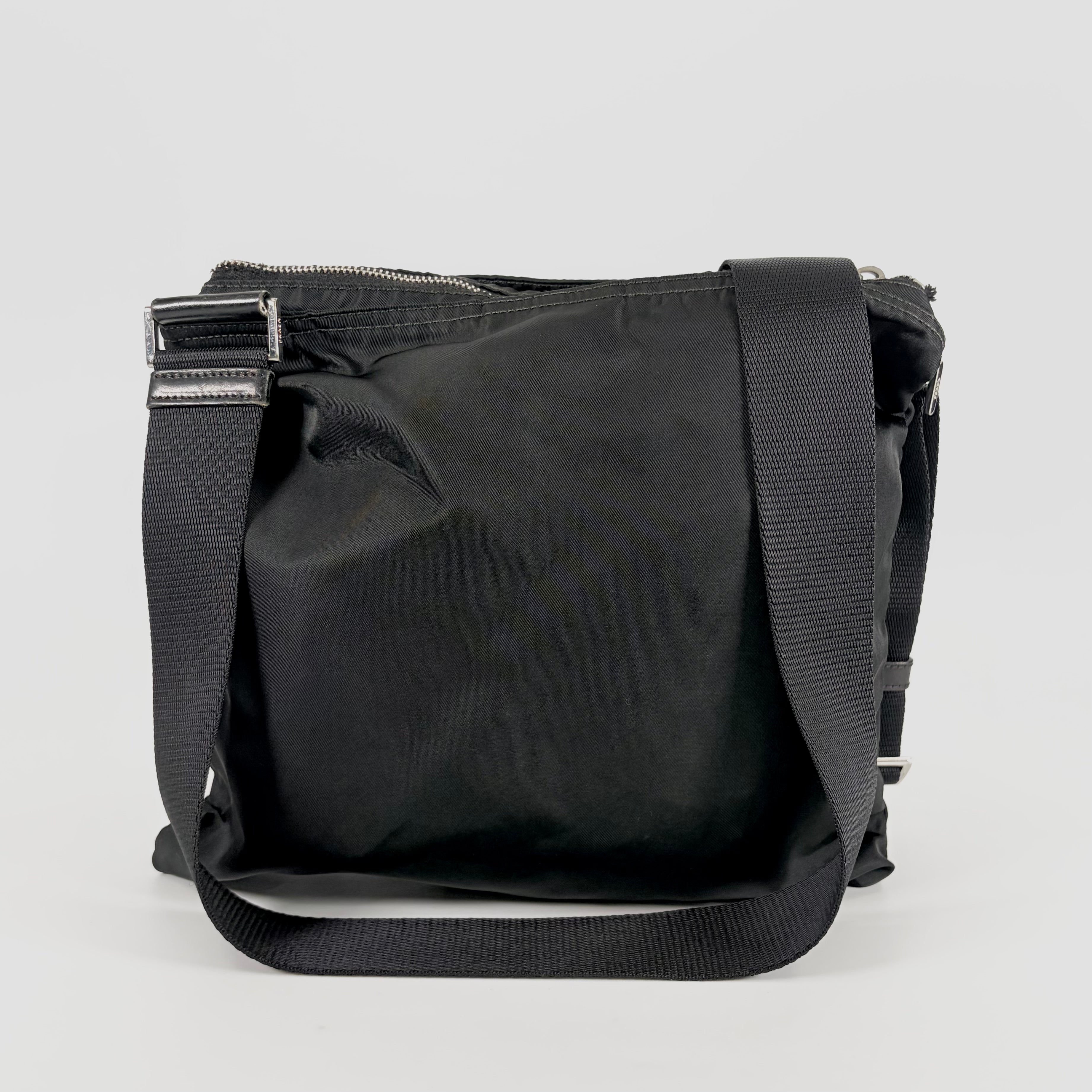 2607 secondhand PRADA nylon Shoulder bag