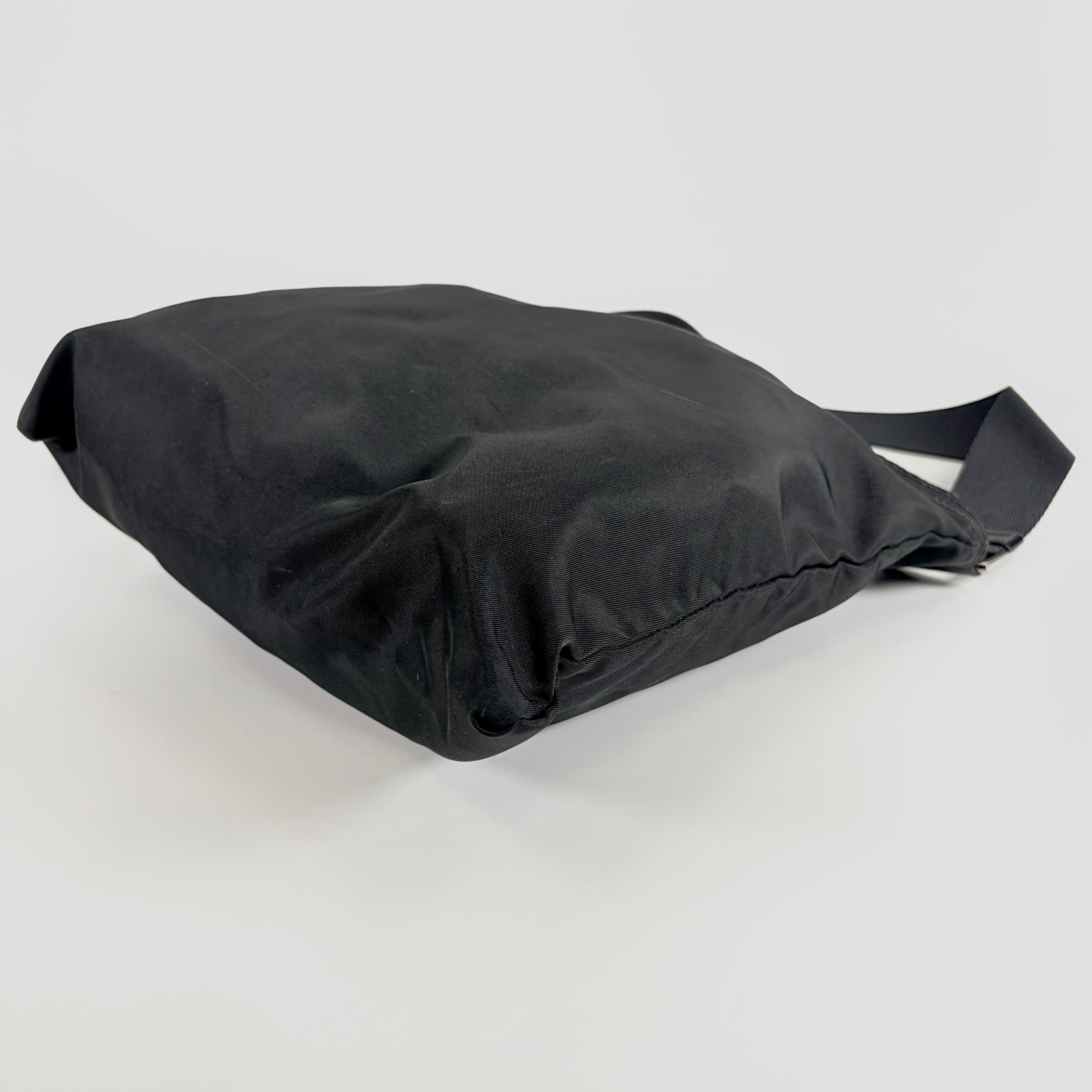 2607 secondhand PRADA nylon Shoulder bag