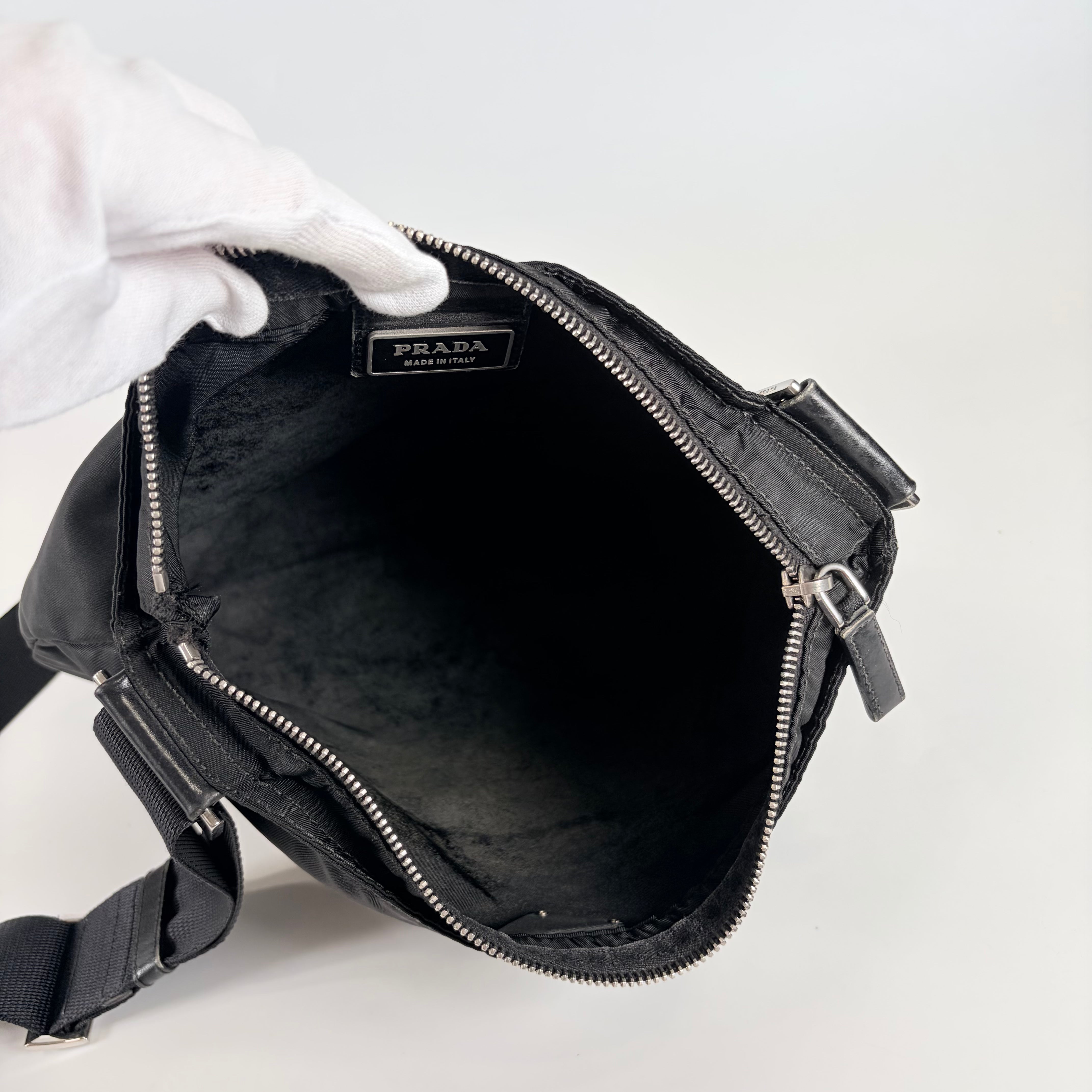 2607 secondhand PRADA nylon Shoulder bag