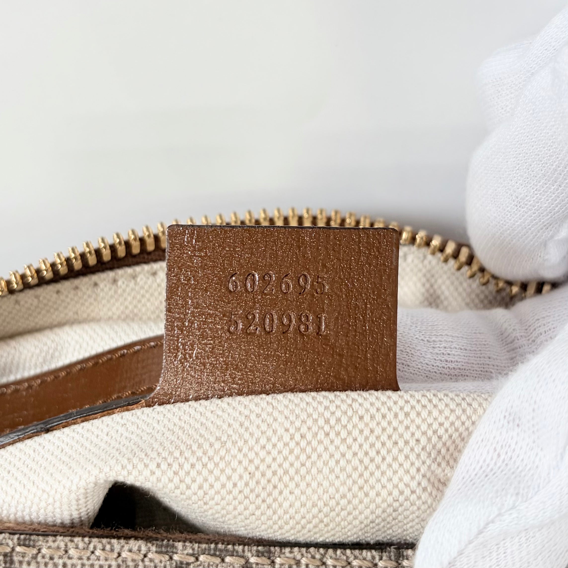 2607 secondhand GUCCI GG Supreme Body Bag beige / Brown PVC/ leather 602695