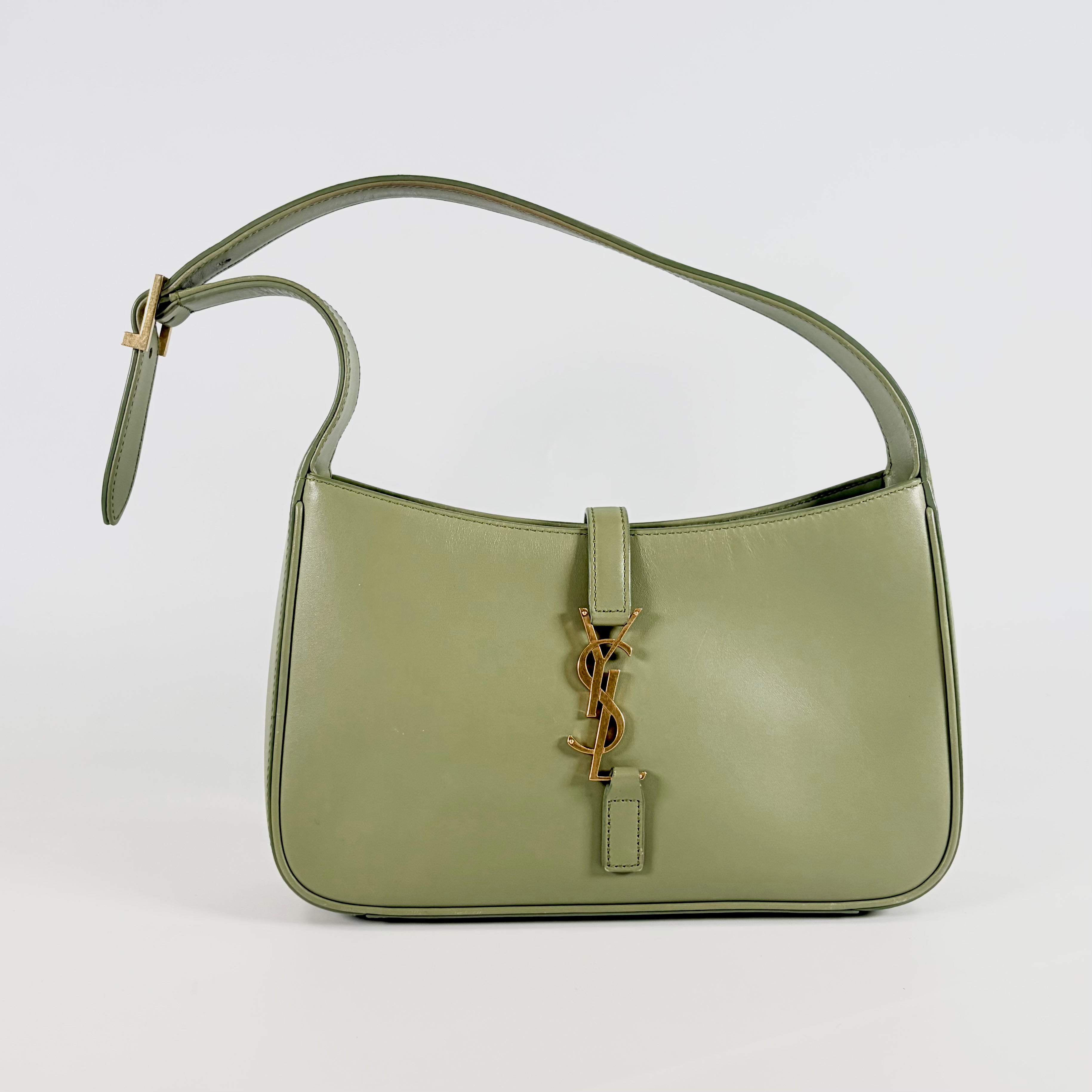 2608 secondhand SAINT LAURENT Le 5 à 7 Shoulder Bag