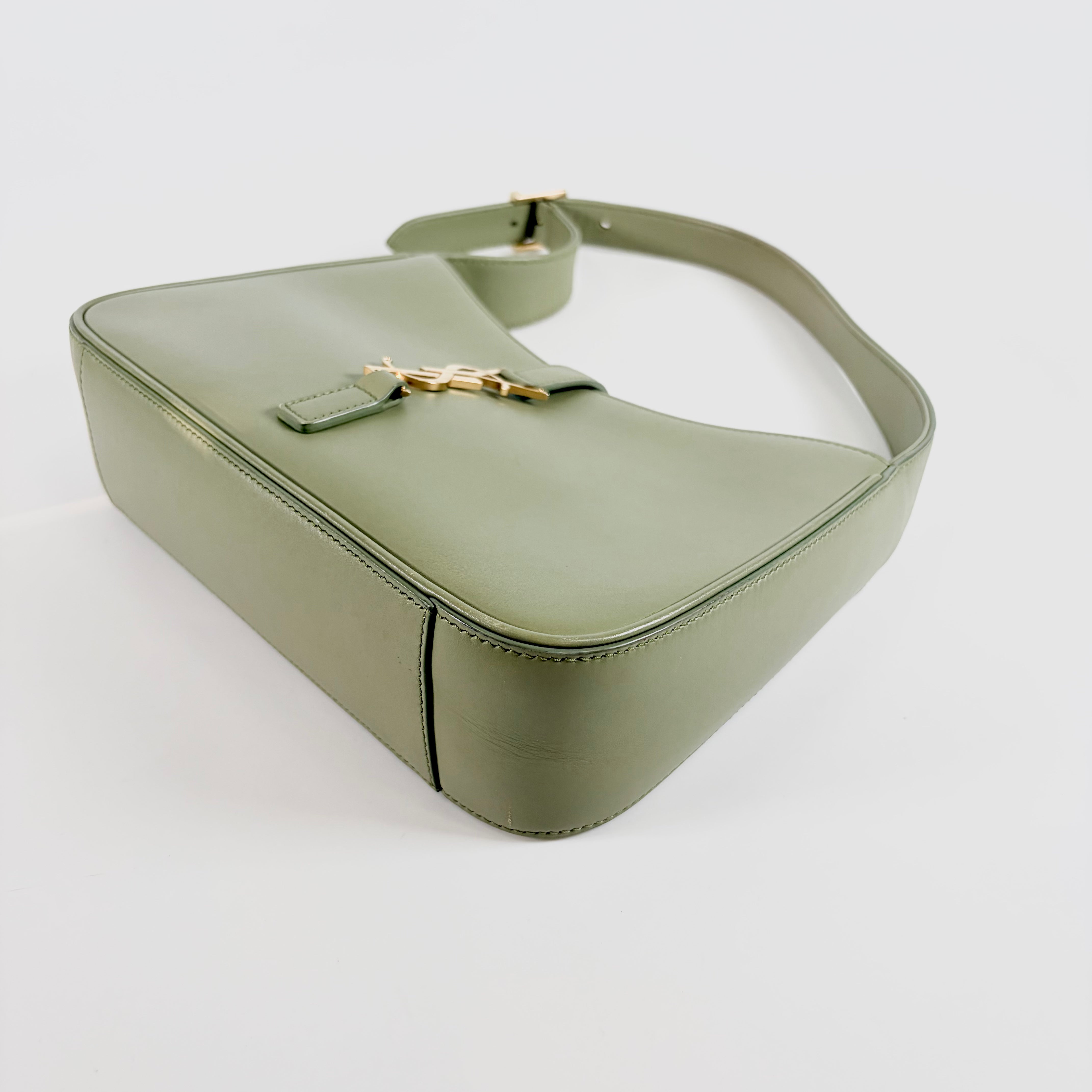 2608 secondhand SAINT LAURENT Le 5 à 7 Shoulder Bag