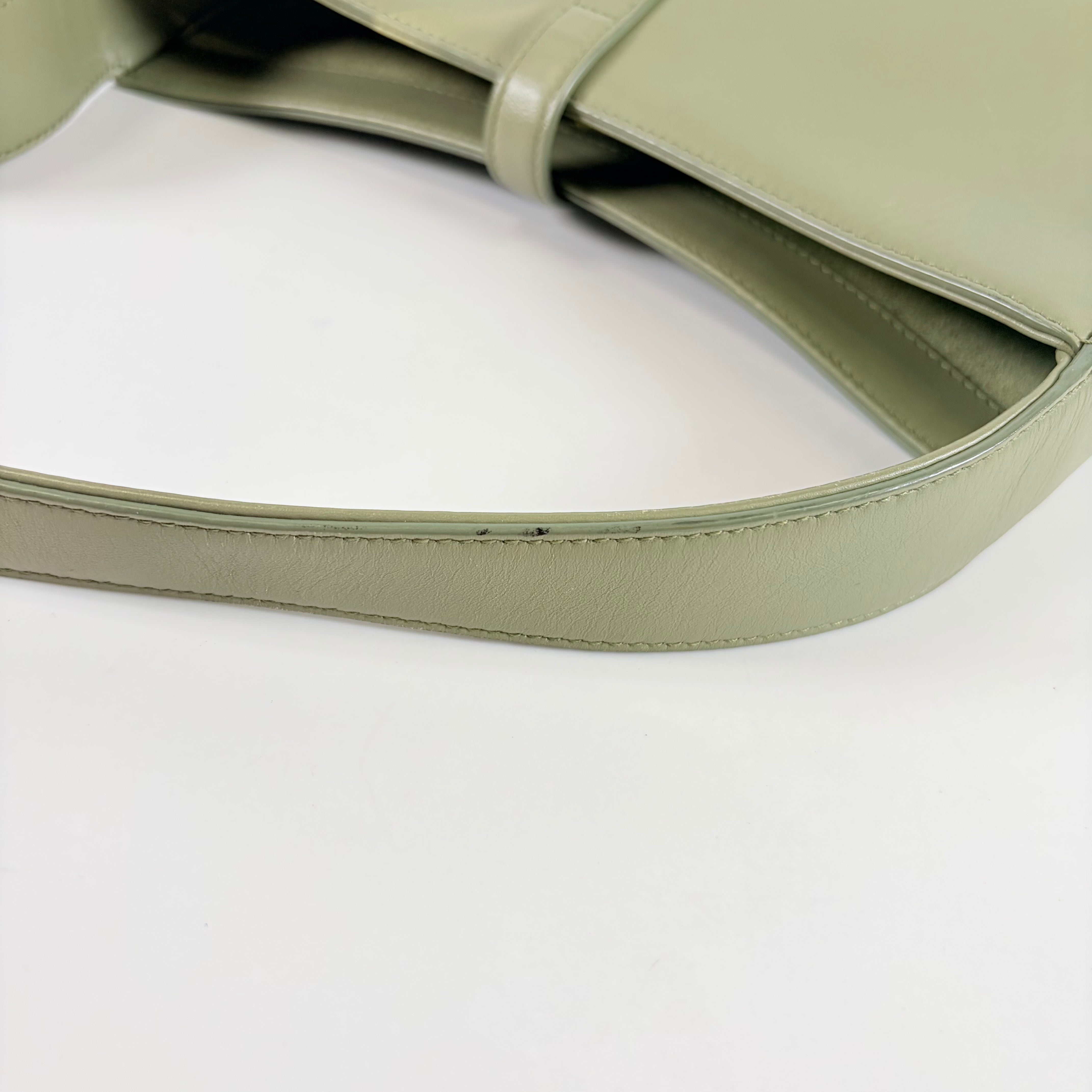 2608 secondhand SAINT LAURENT Le 5 à 7 Shoulder Bag