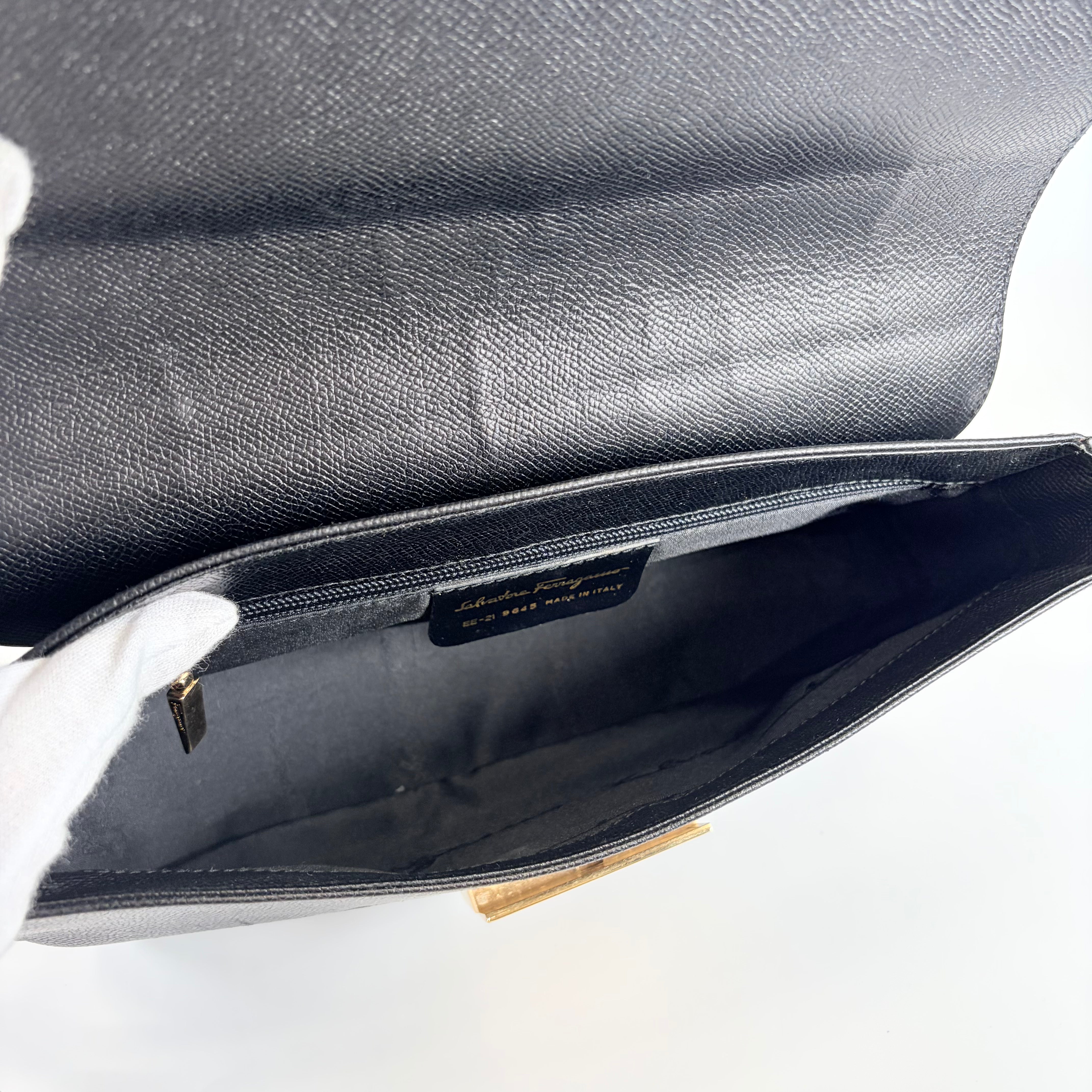 2606 secondhand Ferragamo Shoulder bag