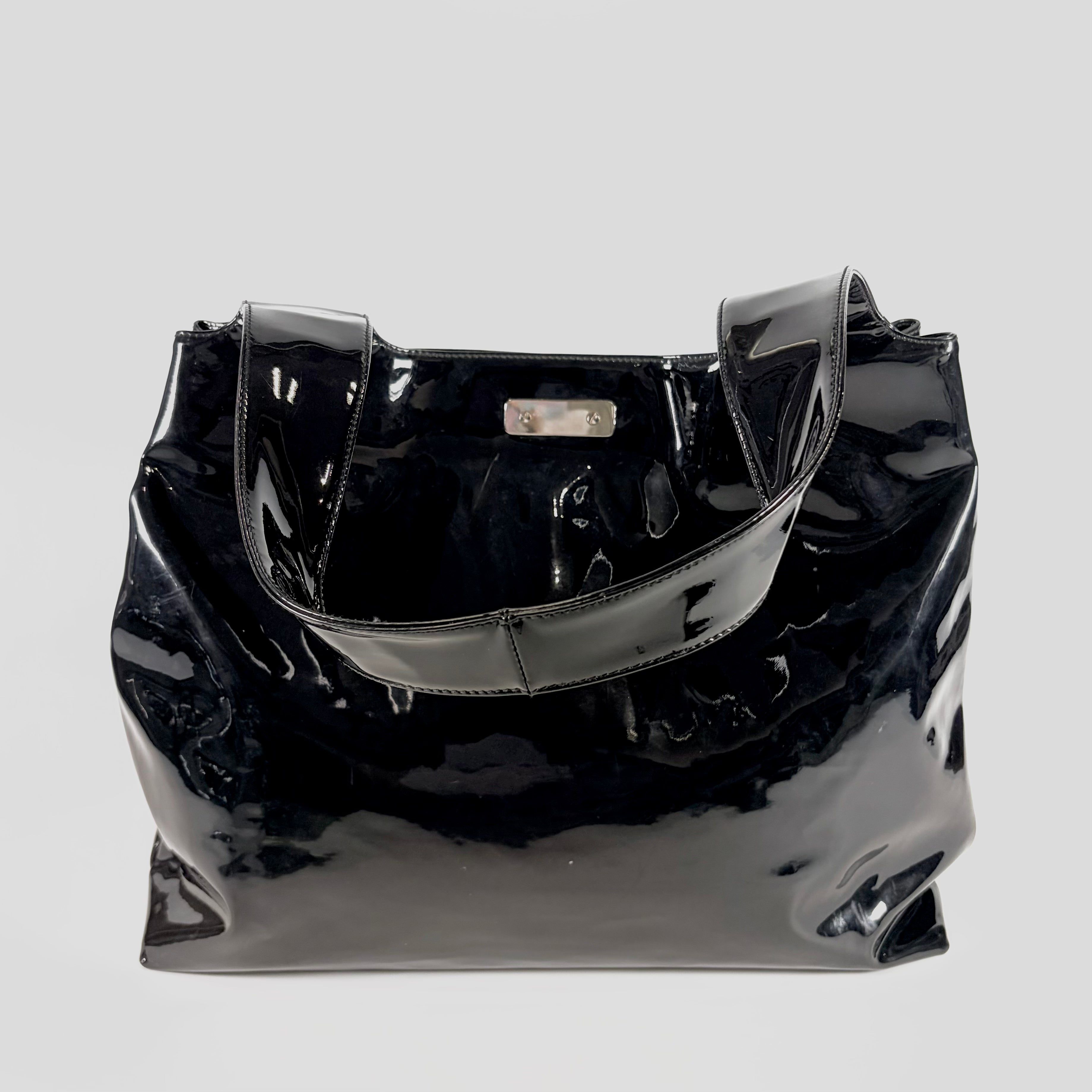 2607 secondhand Ferragamo patent Shoulder bag