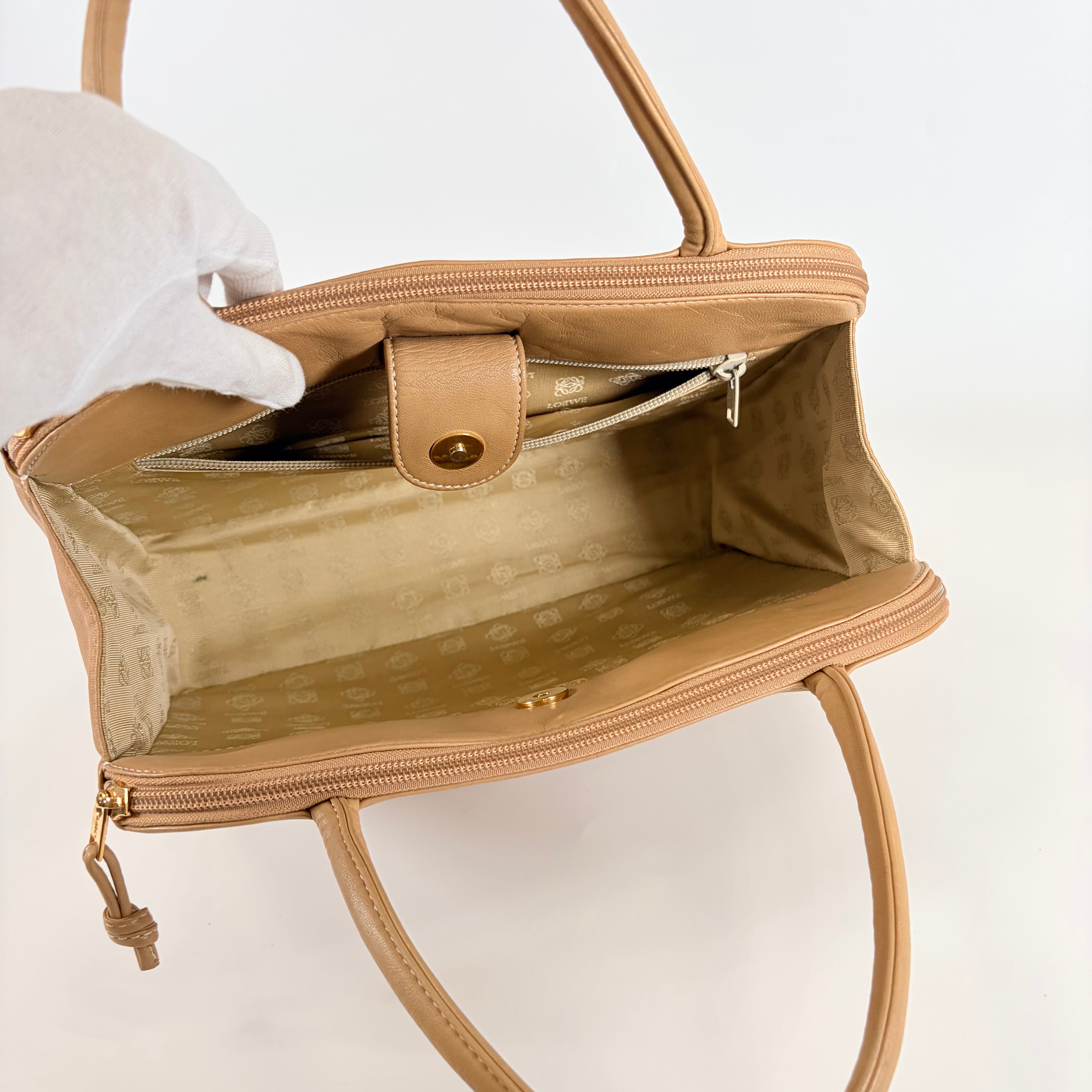 2607 secondhand LOEWE hand bag