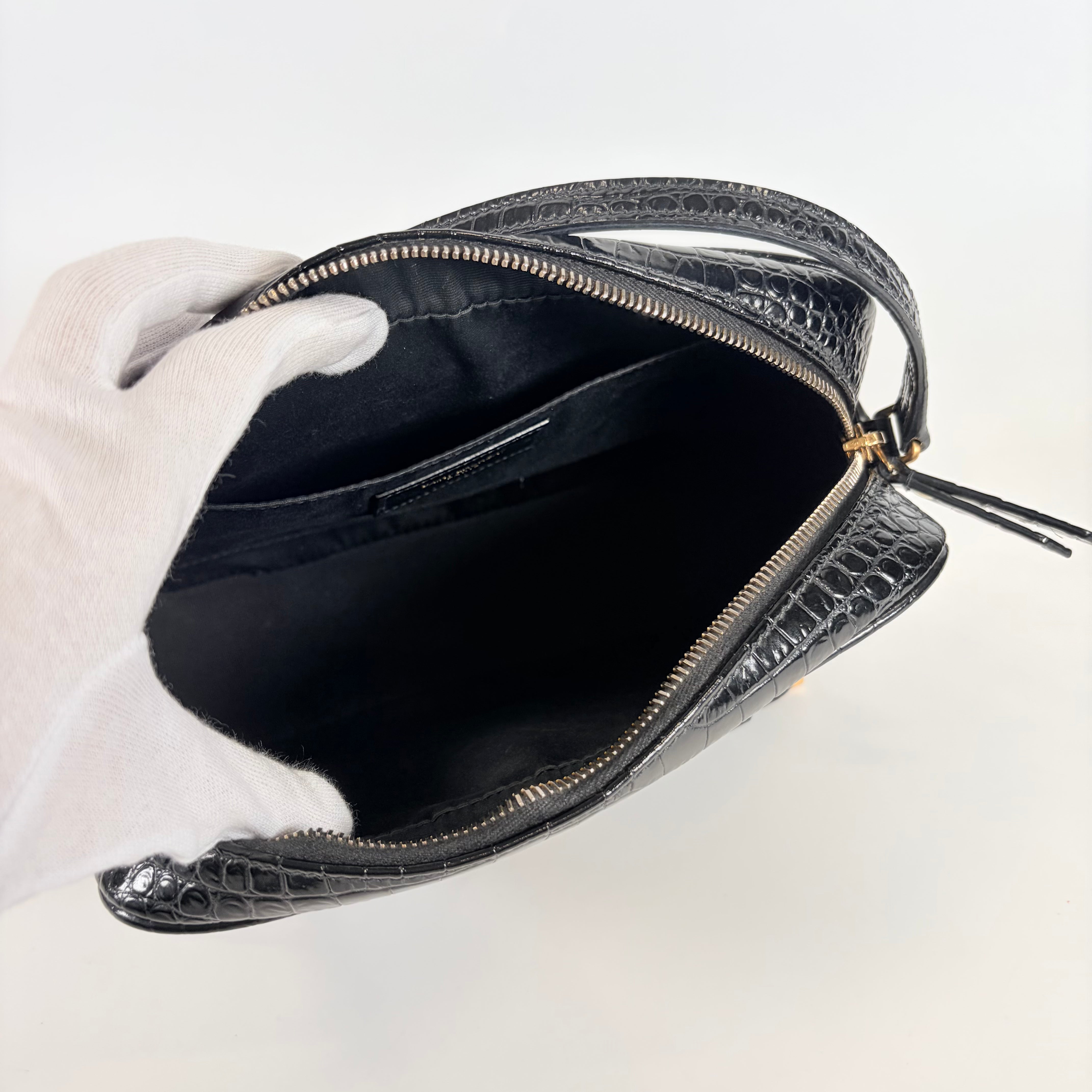 2607 secondhand SAINTLAURENT Embossed Shoulder bag