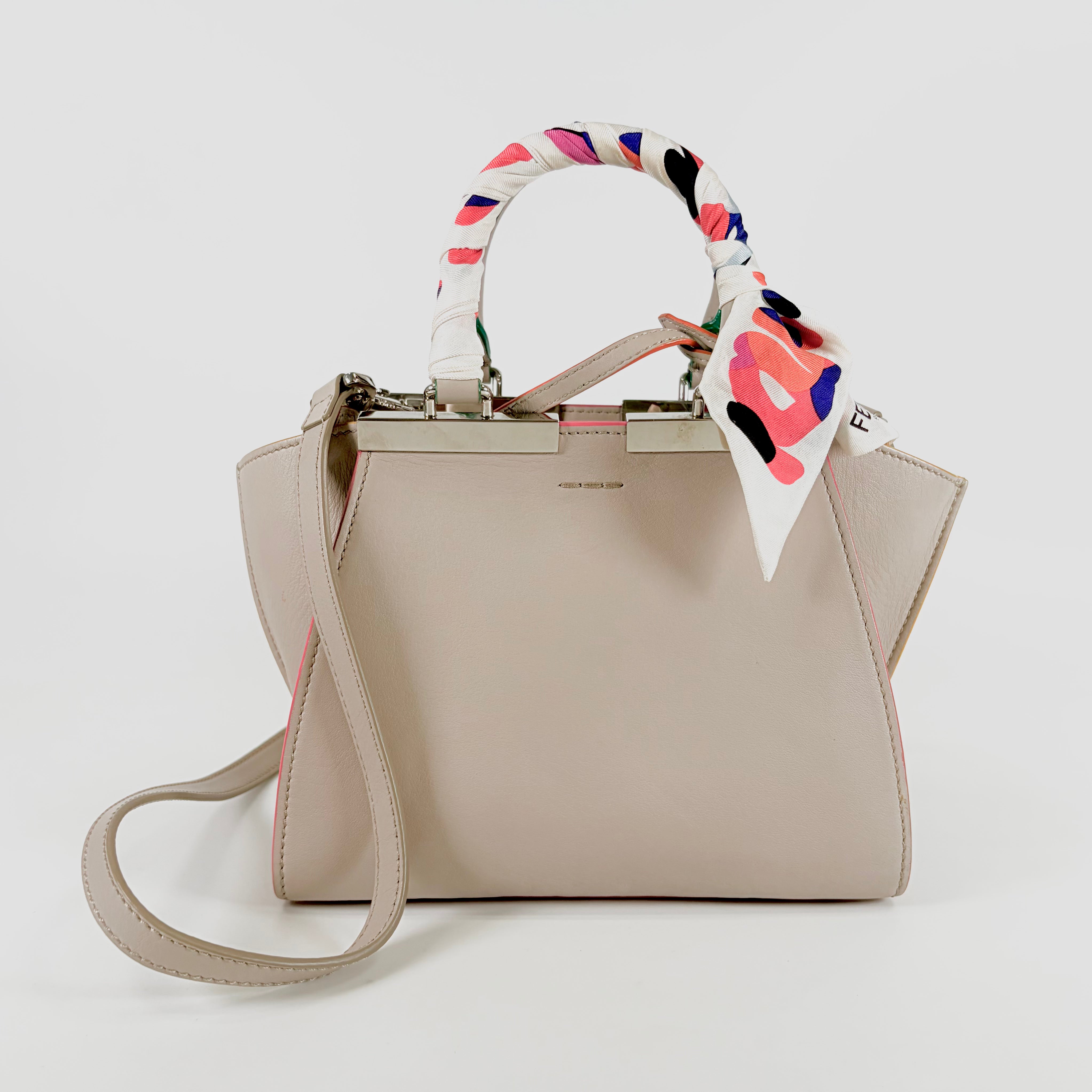 2607 secondhand FENDI Petit Troisjours