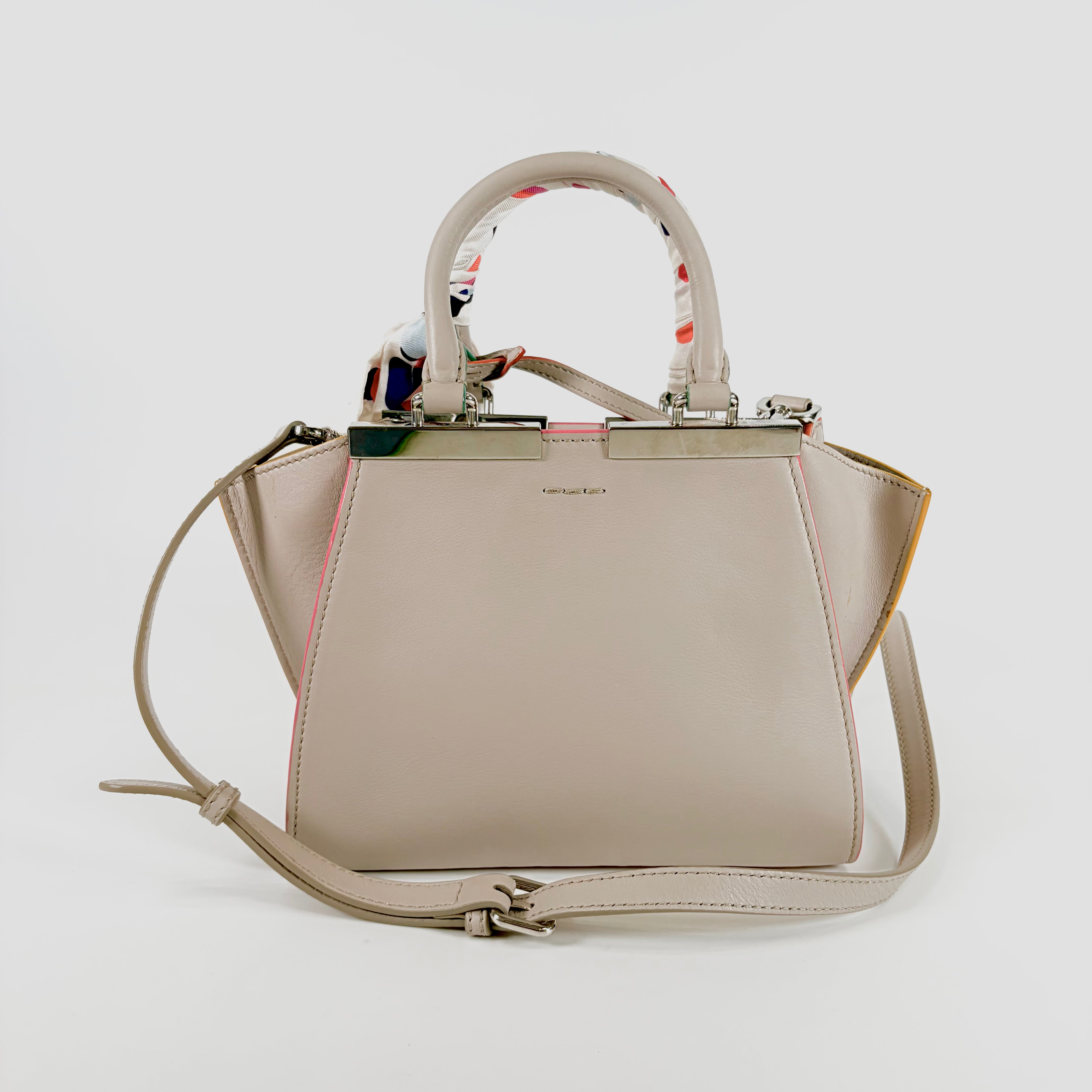 2607 secondhand FENDI Petit Troisjours